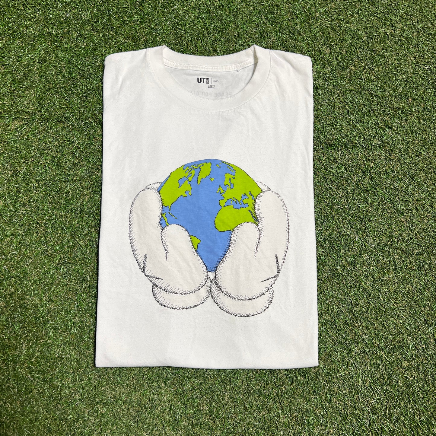 Kaws "Peace For All" Earth White Tee Size XL USED x13613