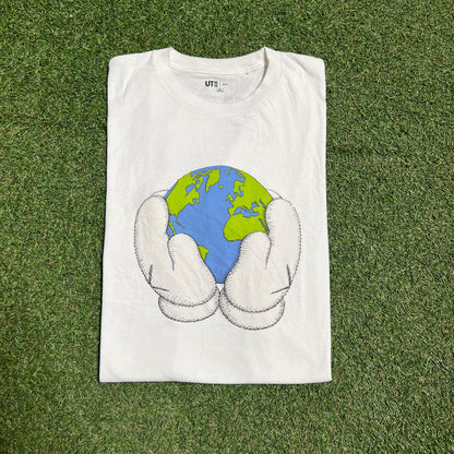 Kaws "Peace For All" Earth White Tee Size XL USED x13613