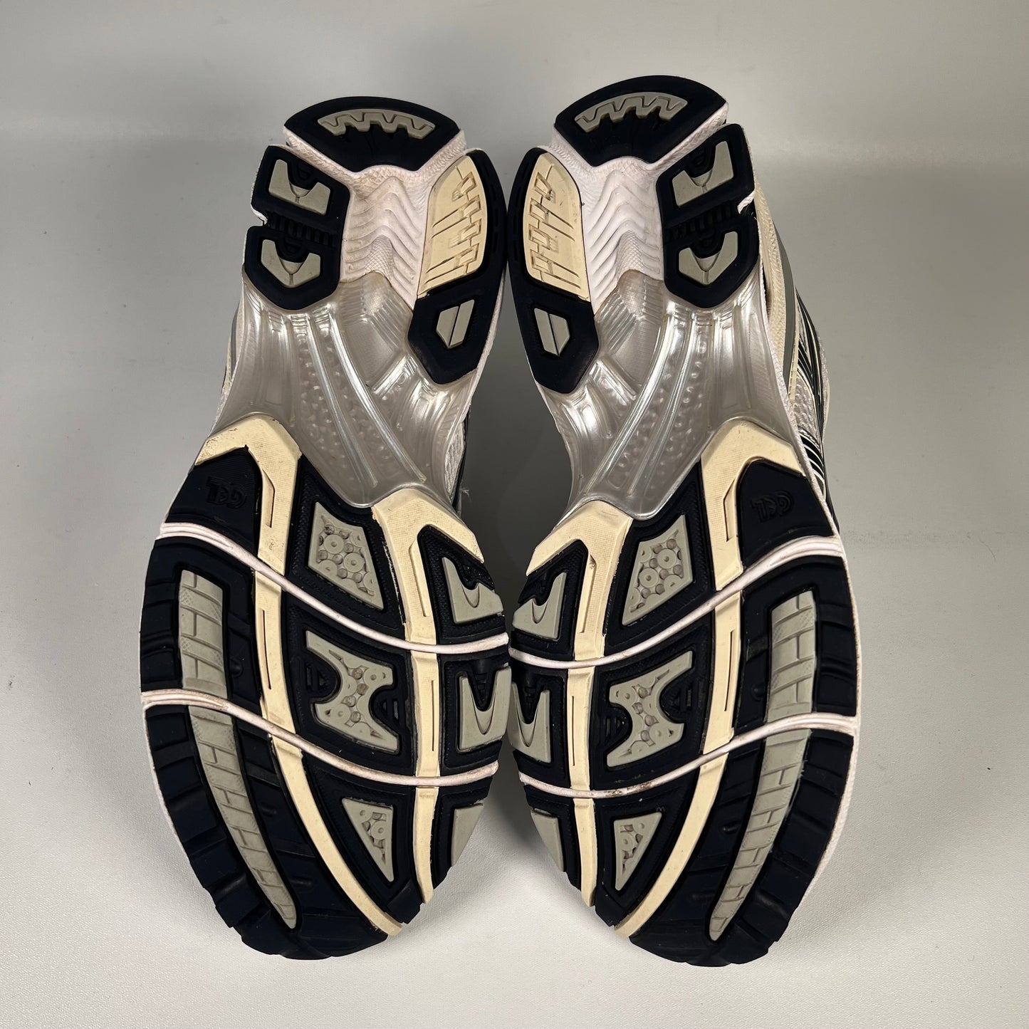 Asics Gel Kayano 14 White Midnight (2023) Size 10m / 11.5w USED s19569