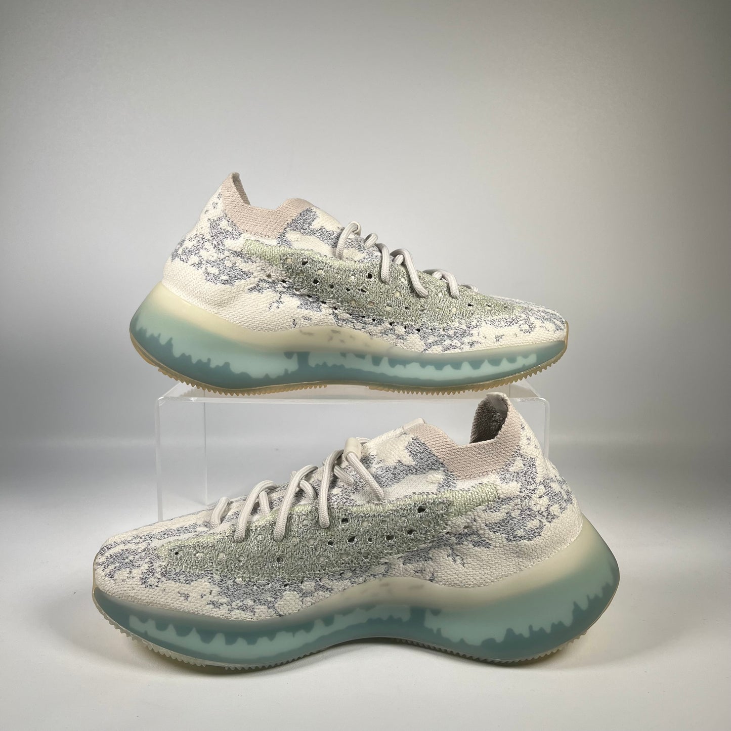 Yeezy 380 Alien Blue (2021) Size 9.5 NEW s19537