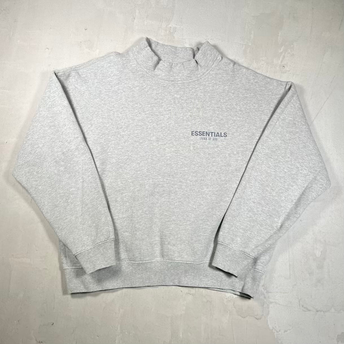 Essentials Fear of God FOG Grey Mockneck Crewneck Size Meidum USED x18901