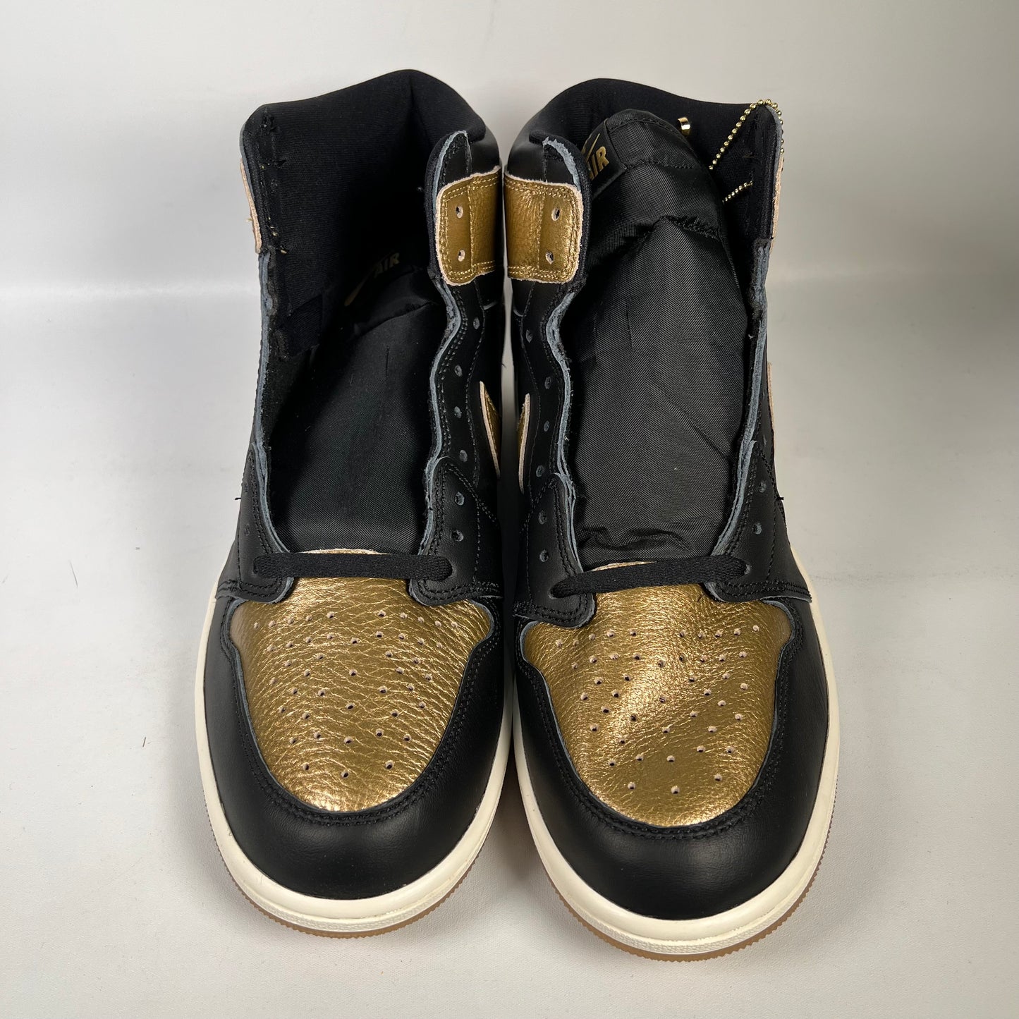 Jordan 1 High Black Metallic Gold (2024) Size 13 NEW s20503