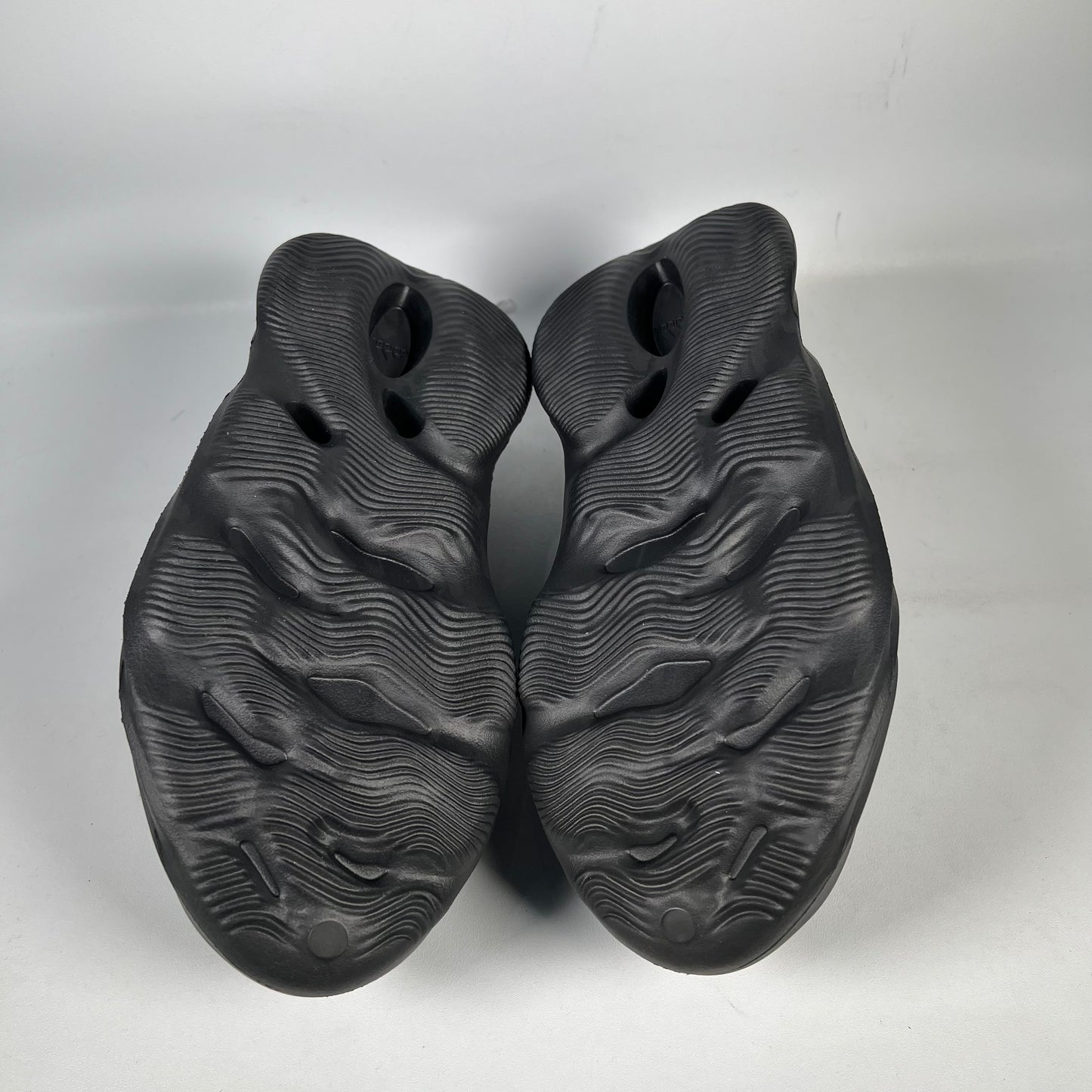 Yeezy Foam Runner Onyx (2023) Size 10 NEW s13283