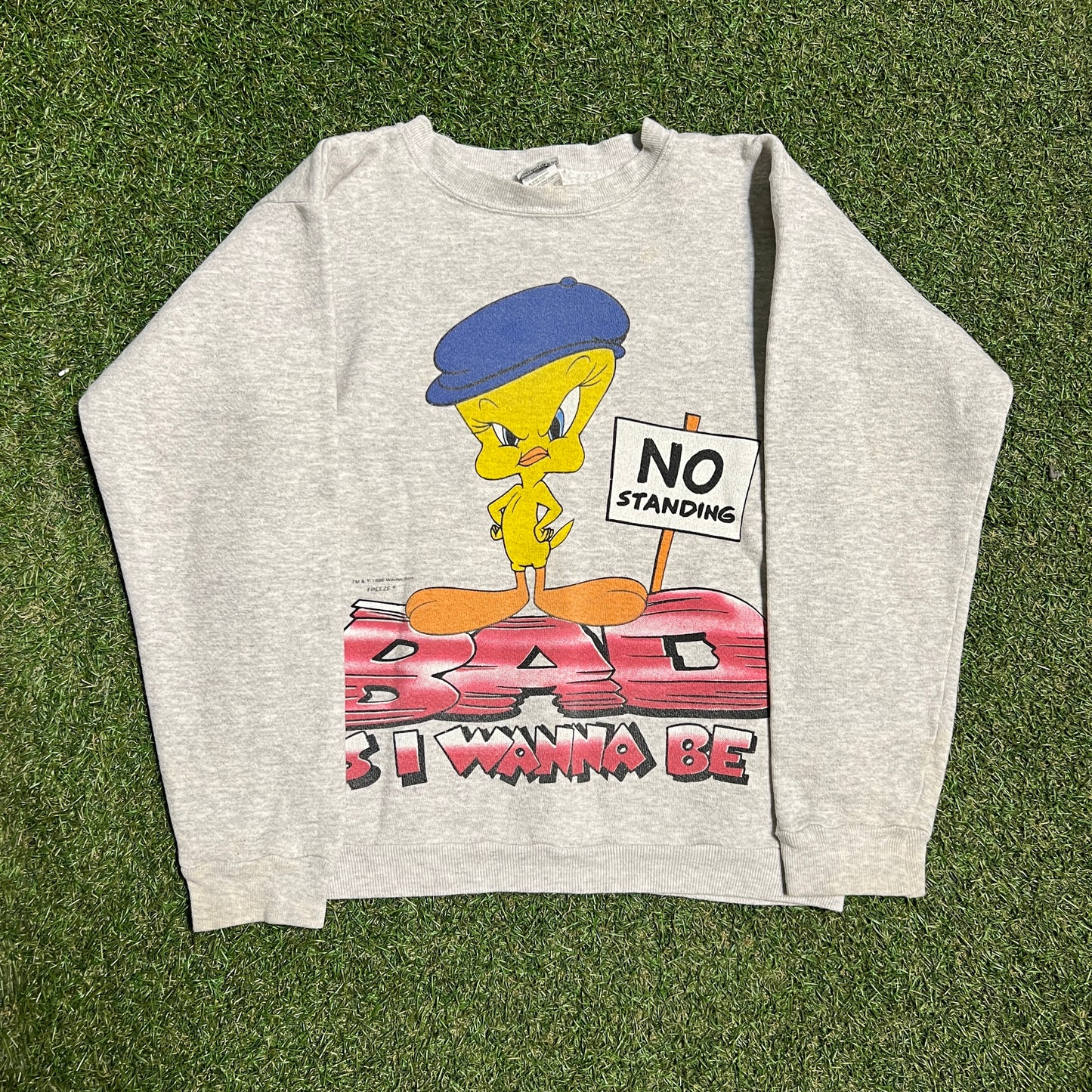1996 Looney Tunes Tweety Bad As I Wanna Be Grey Crewneck Size Small USED V16122