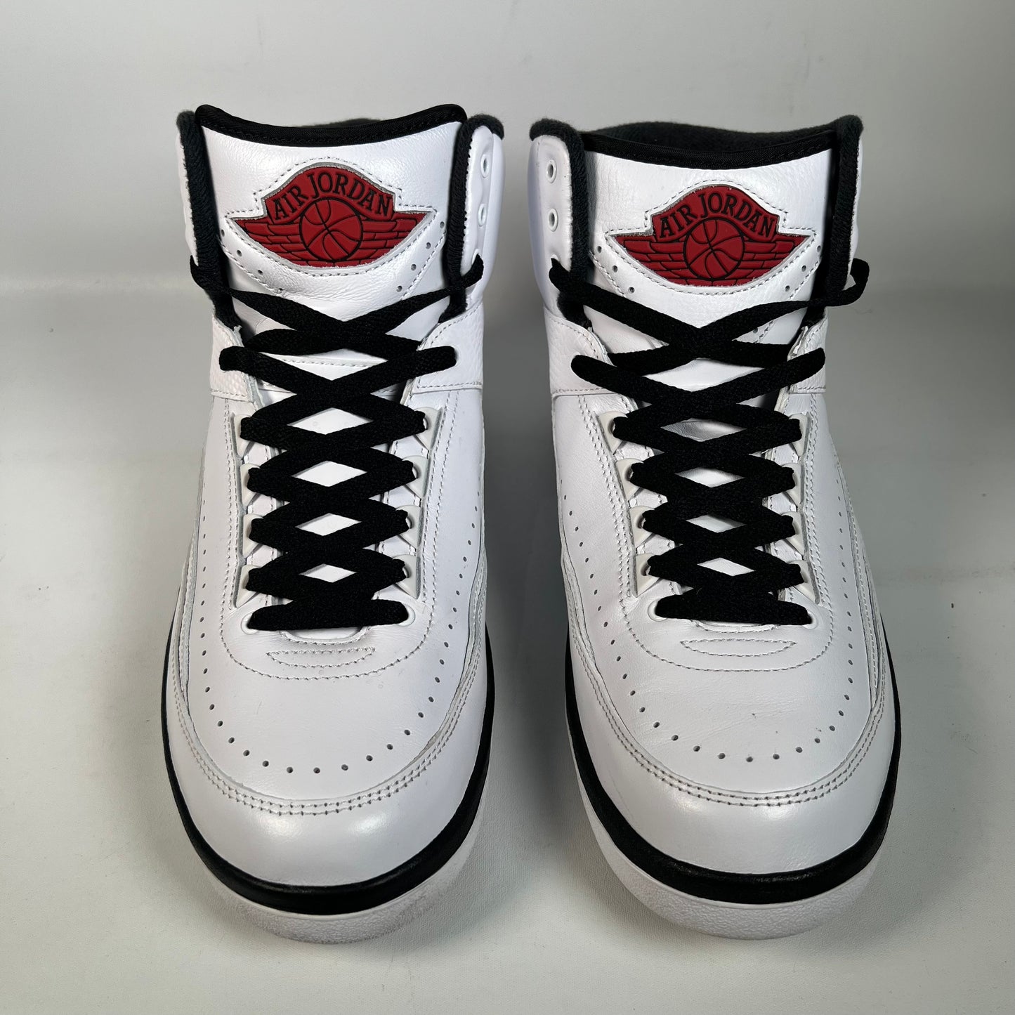 Jordan 2 Chicago (2022) Size 10.5 USED s22429
