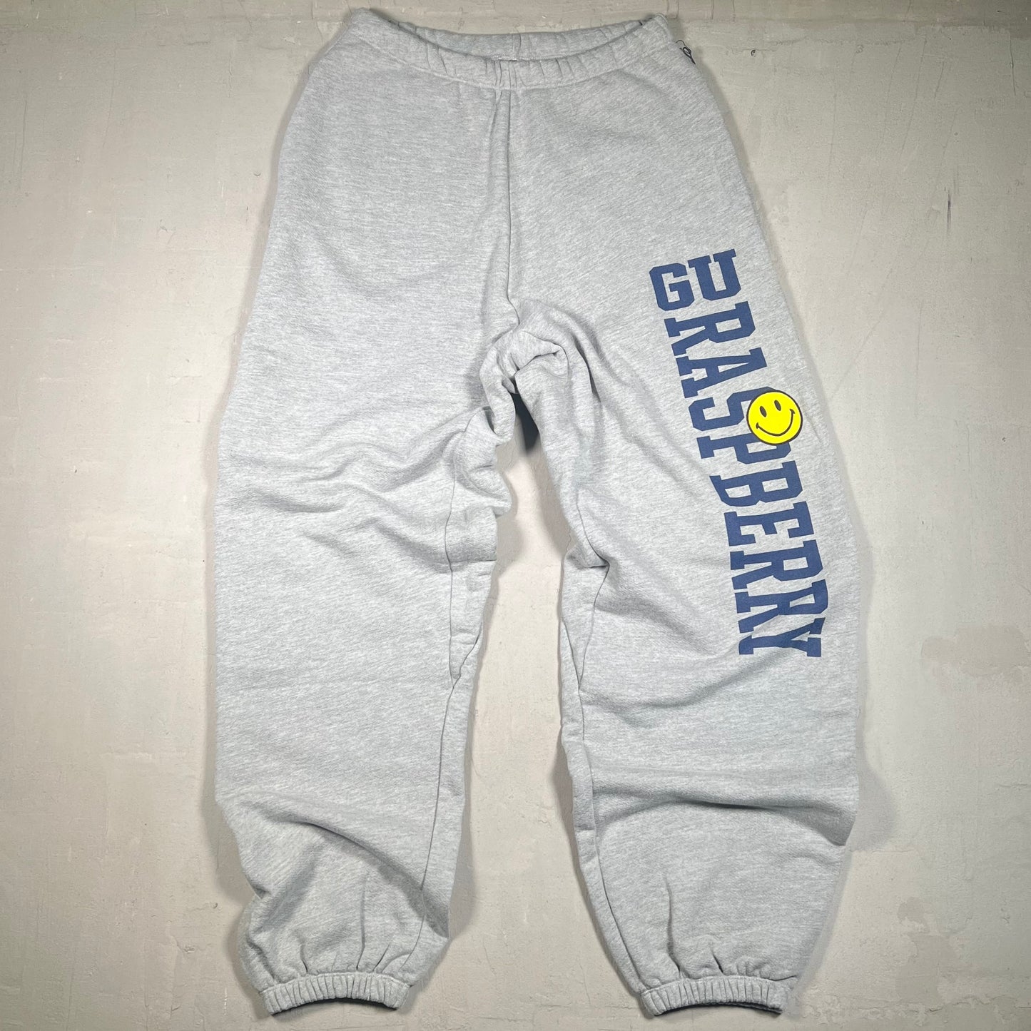 GV Gallery Greedy Unit Grey Sweatpants Size Small NEW x17192