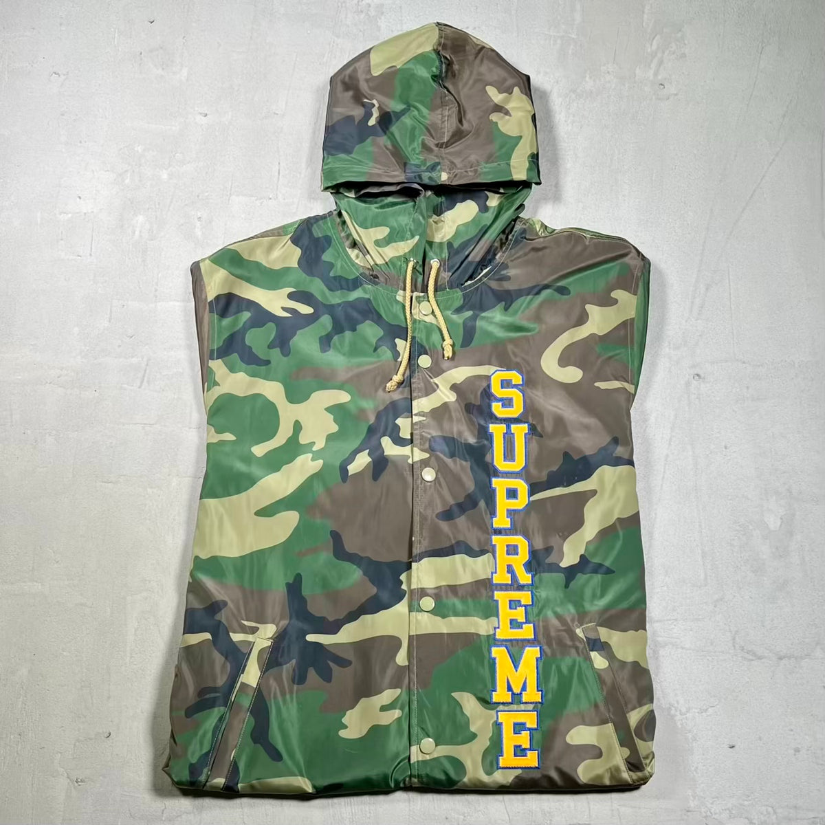 Supreme Vertical Logo Green Camo Coach Jacket (2017) Size XL USED x18612
