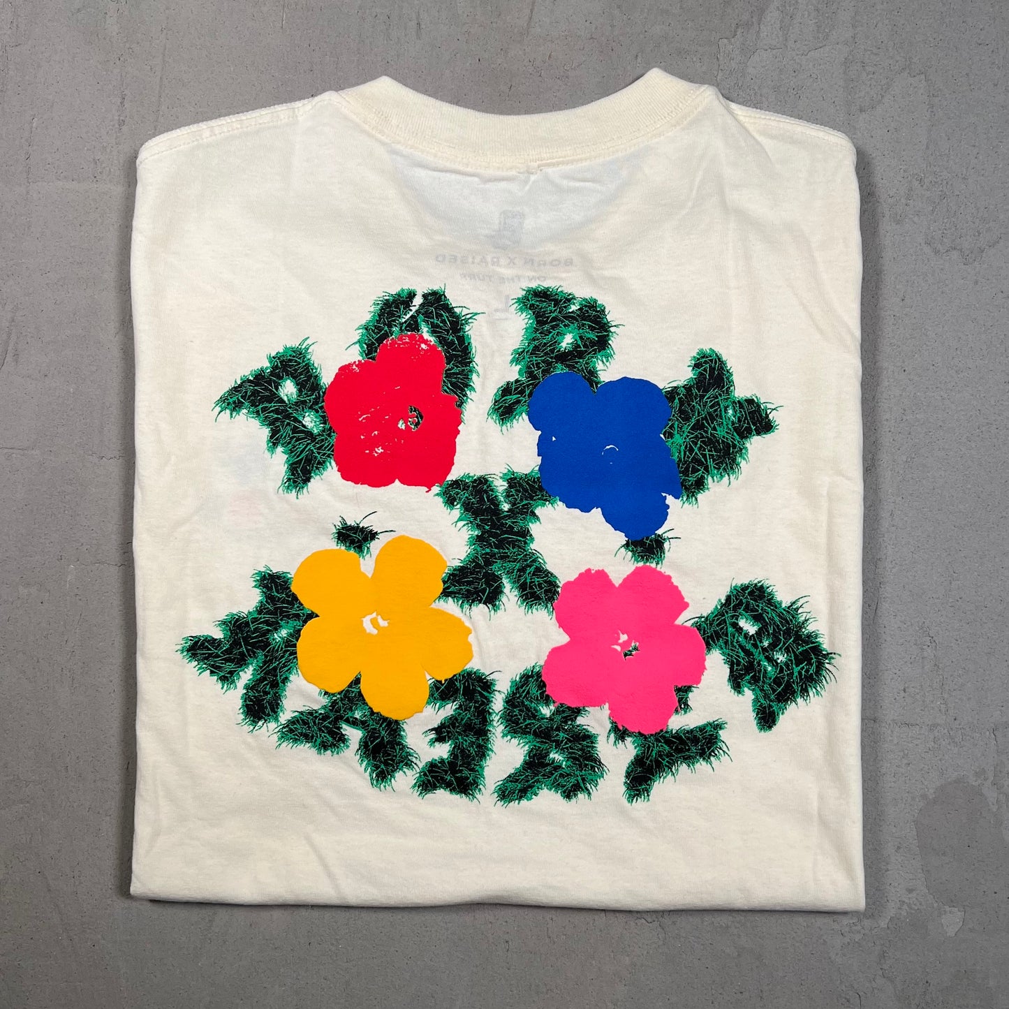 Born and Raised On The Turf Cream Tee Size Large USED x17525
