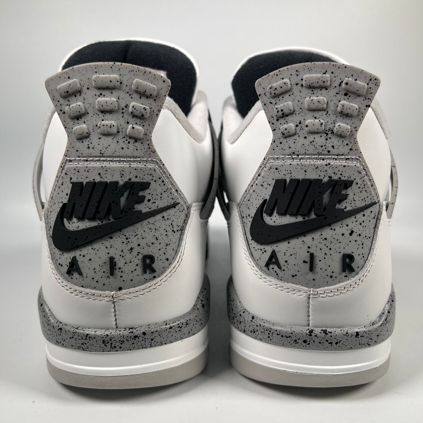 Jordan 4 White Cement (2025) Size 11 USED s19681