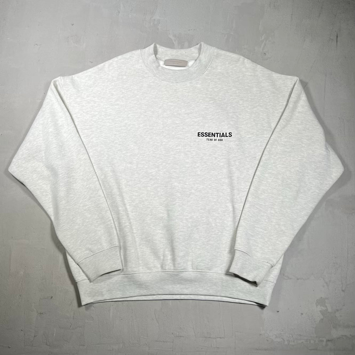 Fear of God FOG Essentials Grey Crewneck Size Large USED x18614