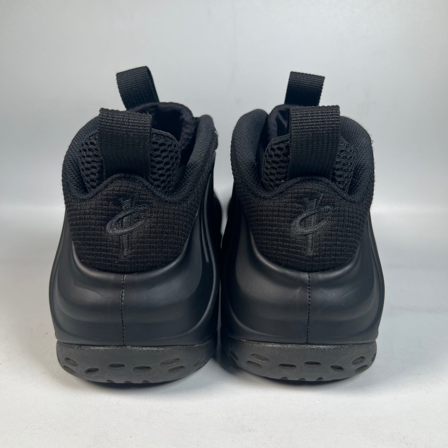Nike Air Foamposite Anthracite (2023) Size 10 USED s22065