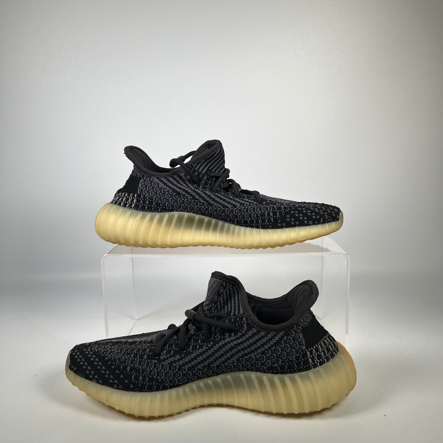 Yeezy 350 Carbon (2020) Size 5.5 USED s18426
