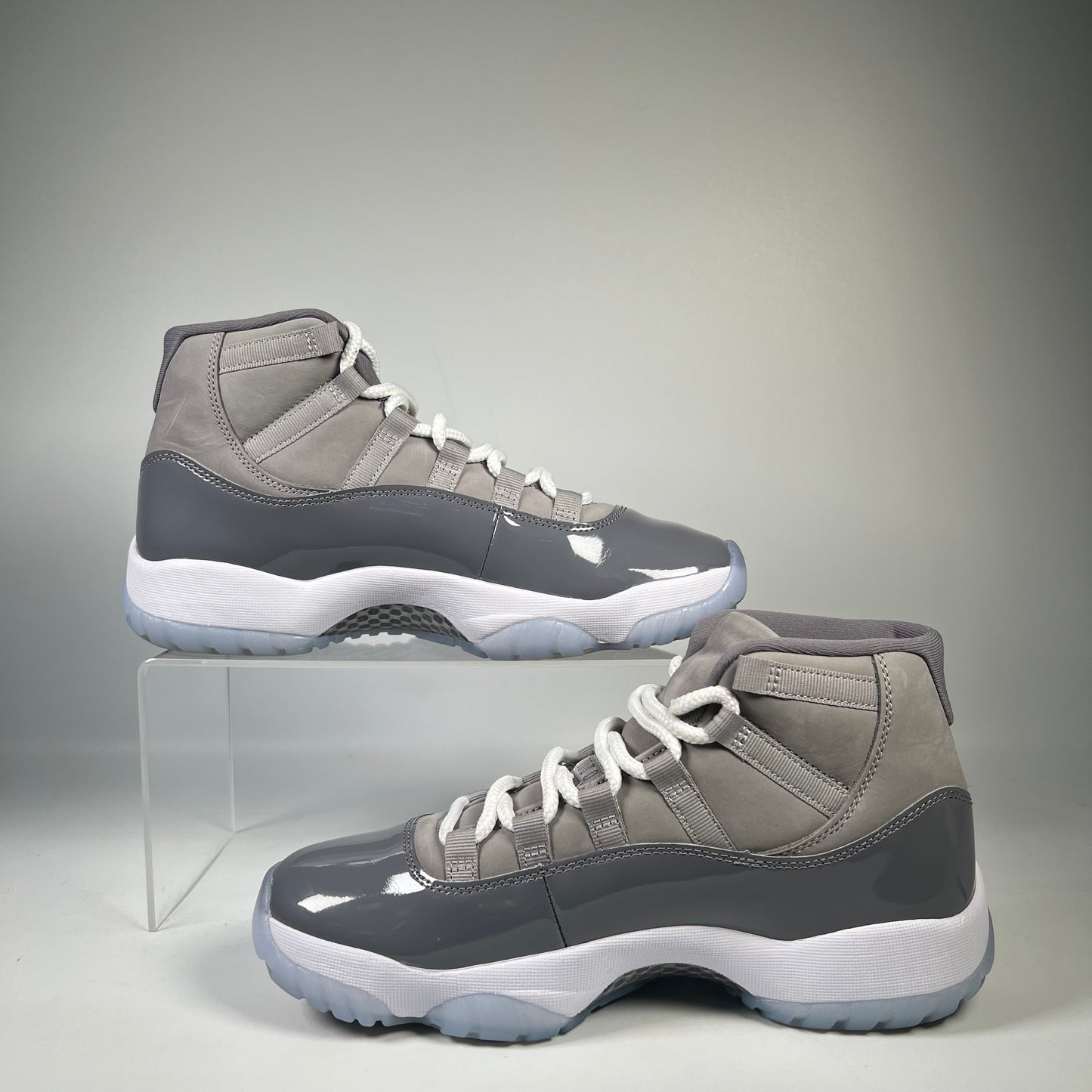 Jordan 11 Cool Grey (2021) Size 8.5 USED s20695