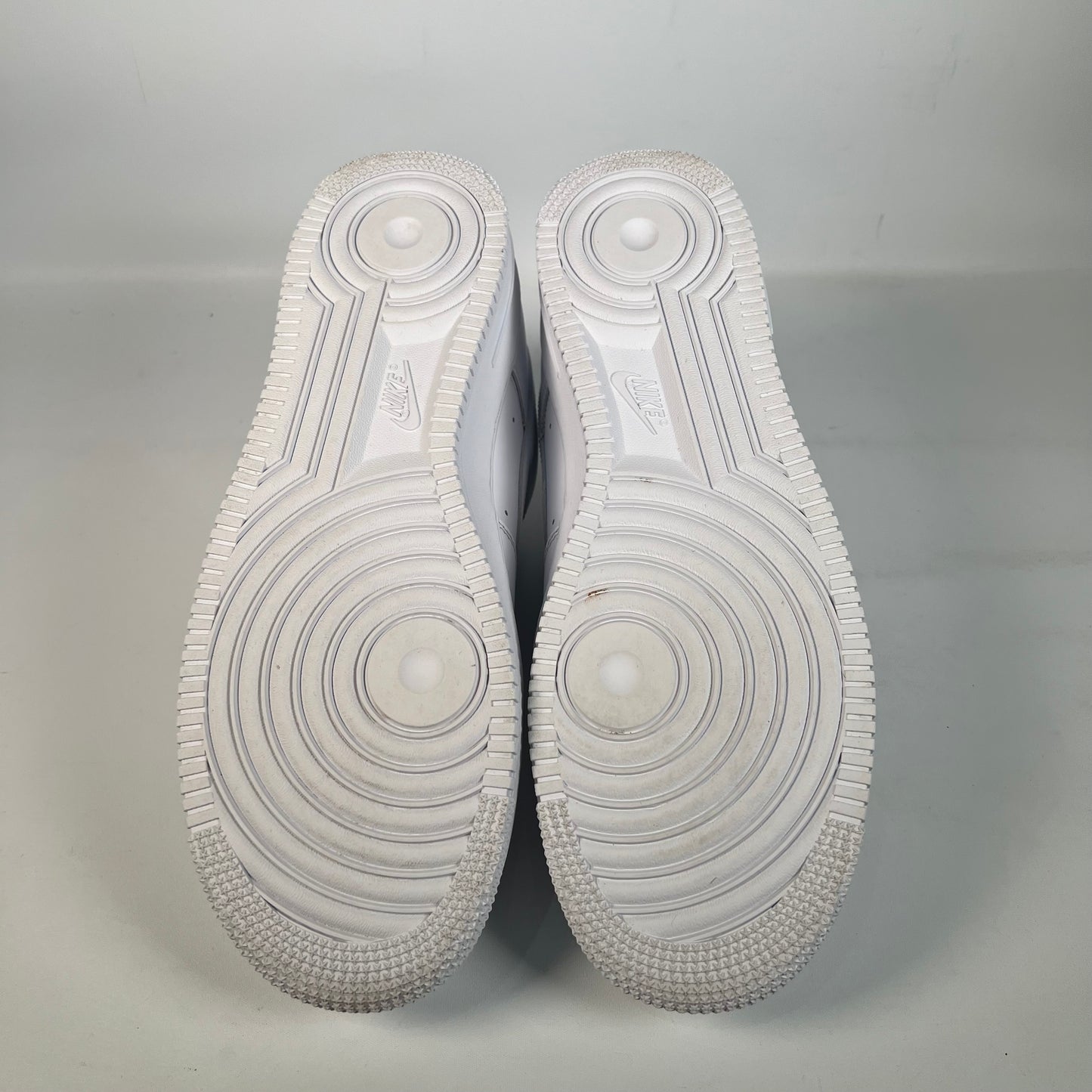 Nike Air Force 1 Low Supreme White (2020) Size 11 USED s22404