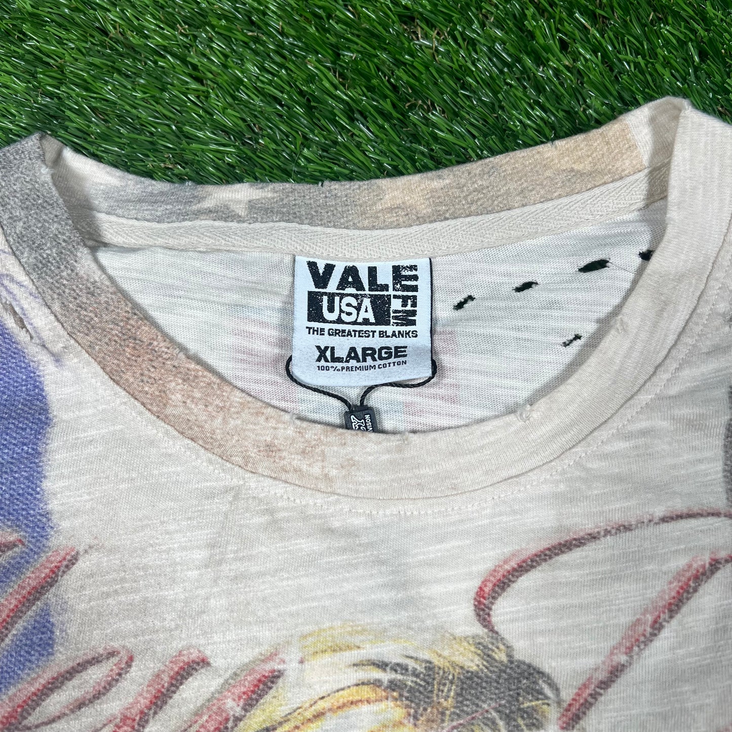 Vale "Valley Dreams" Britney Spears Cream AOP Tee Size XL NEW x14852