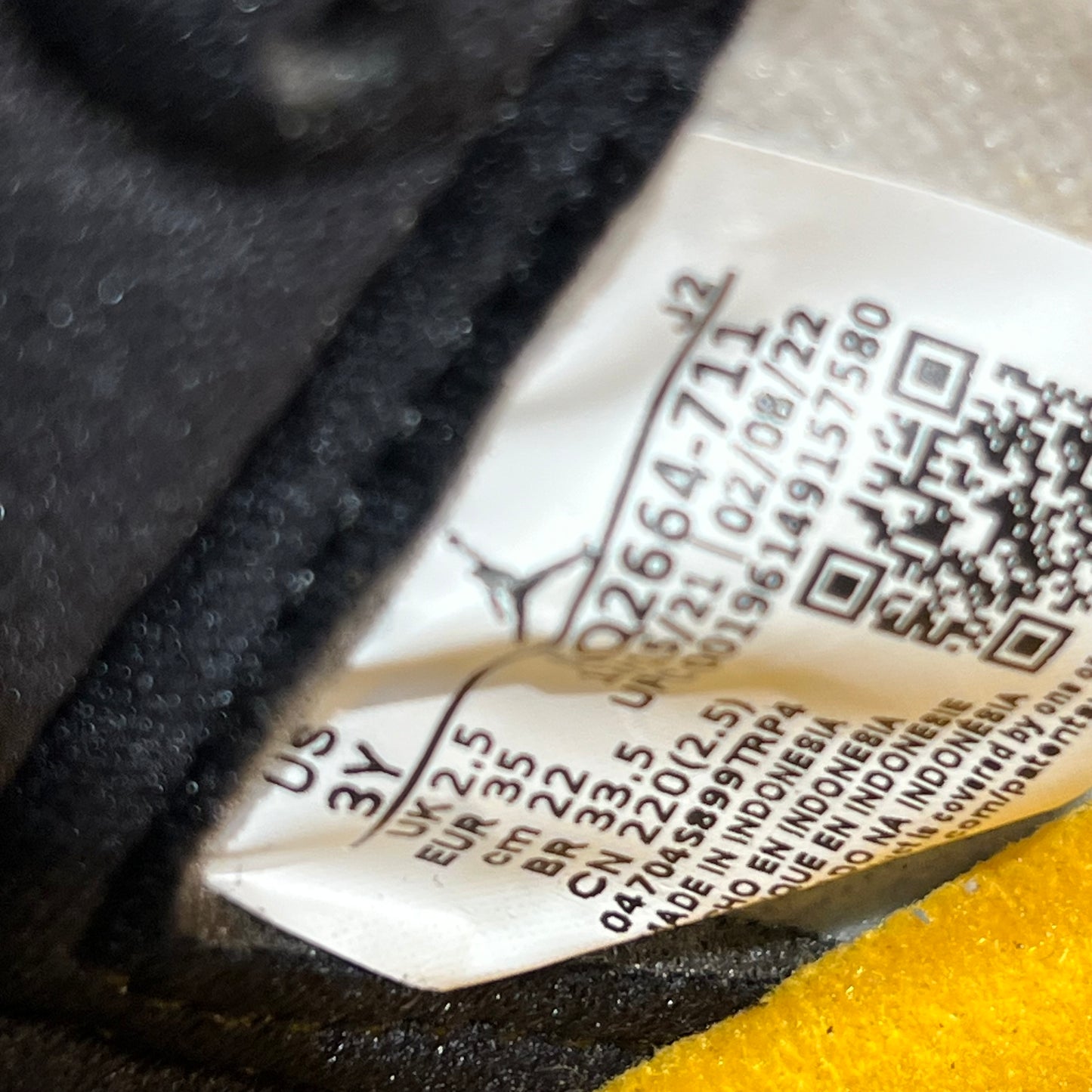 Jordan 1 High Taxi (2022) Size 3y NEW s22415
