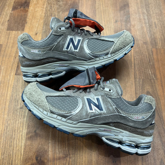 New Balance 2002R Grey Brown Pouch Size 8.5 USED s16444