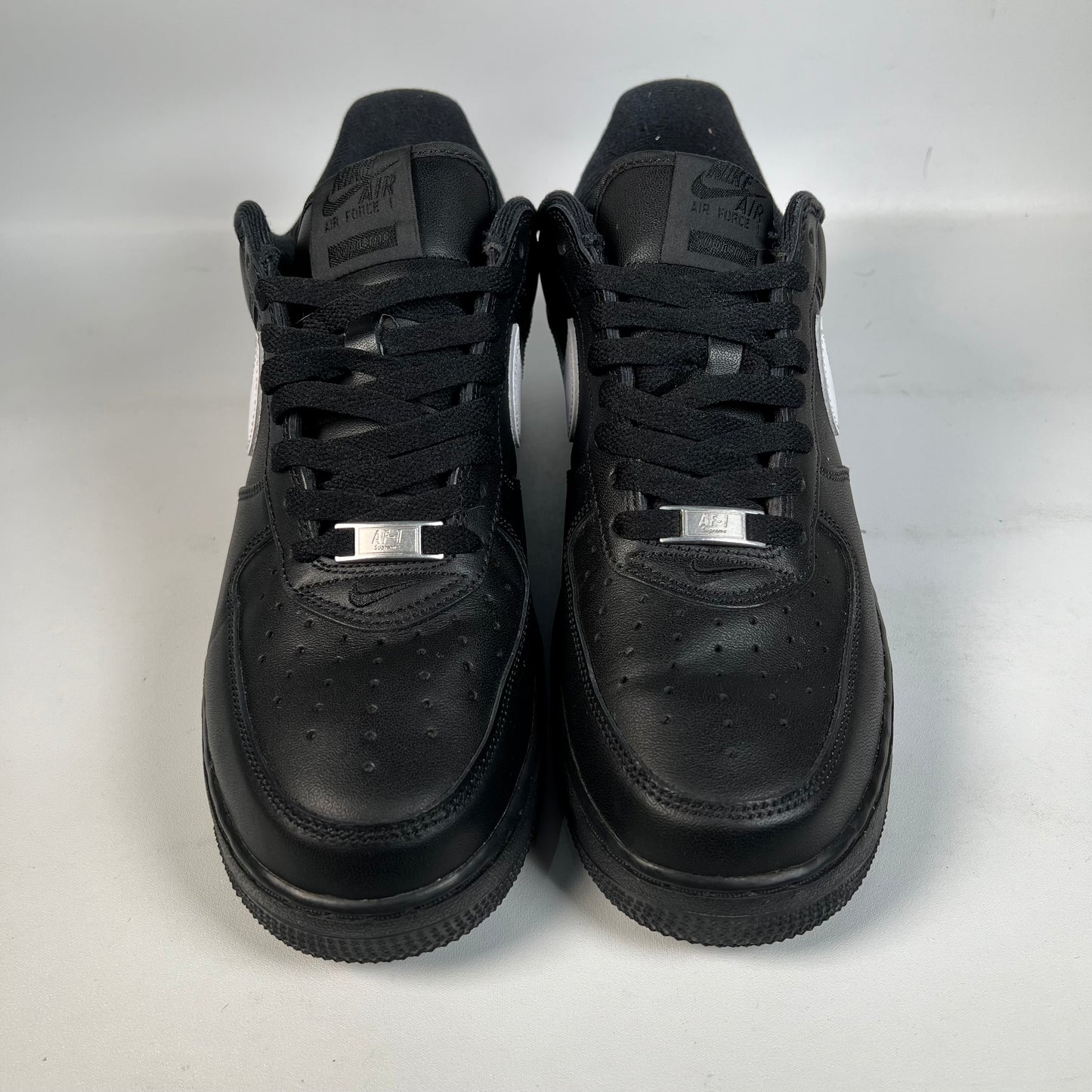 Air Force 1 Supreme Black White (2025) Size 9 USED s22194