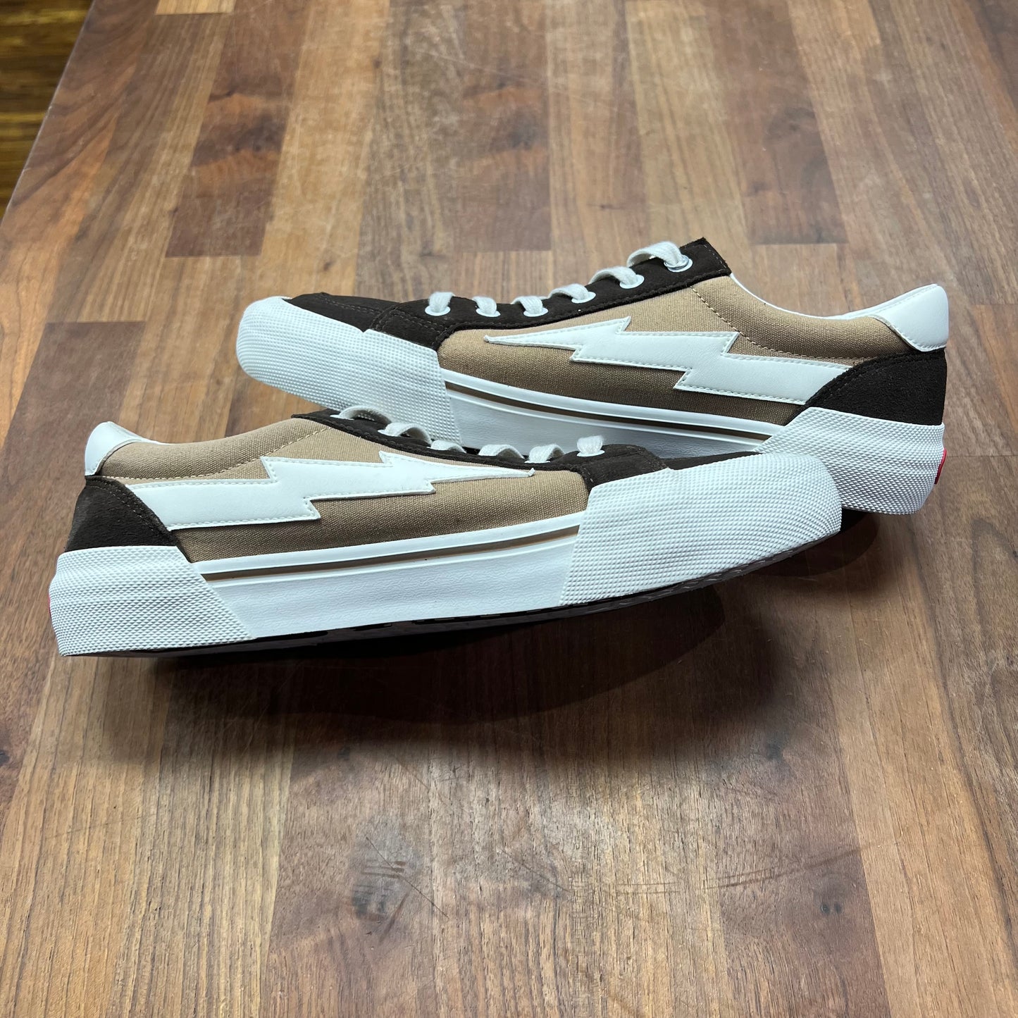 Revenege X Storm Brown Low Top Size 10 USED s17092