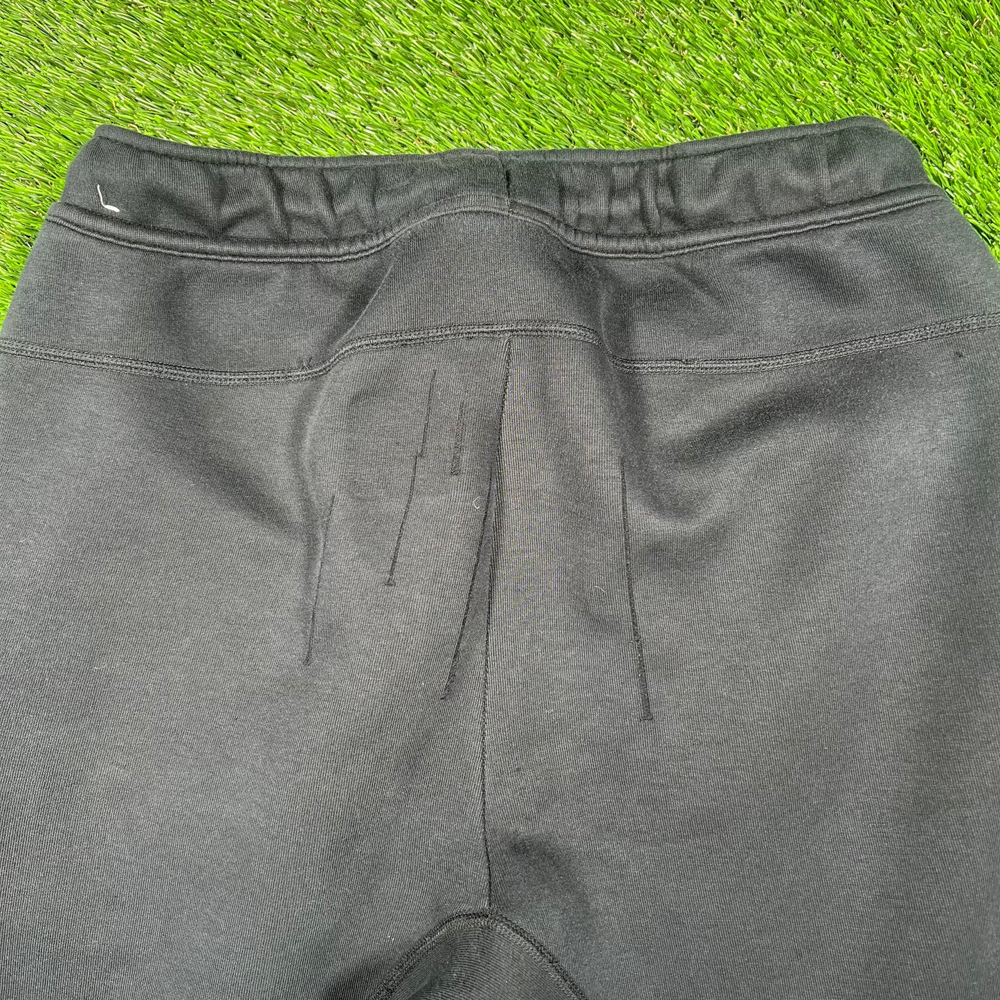 Nike Black Tech Fleece Pants Size Small USED v16909