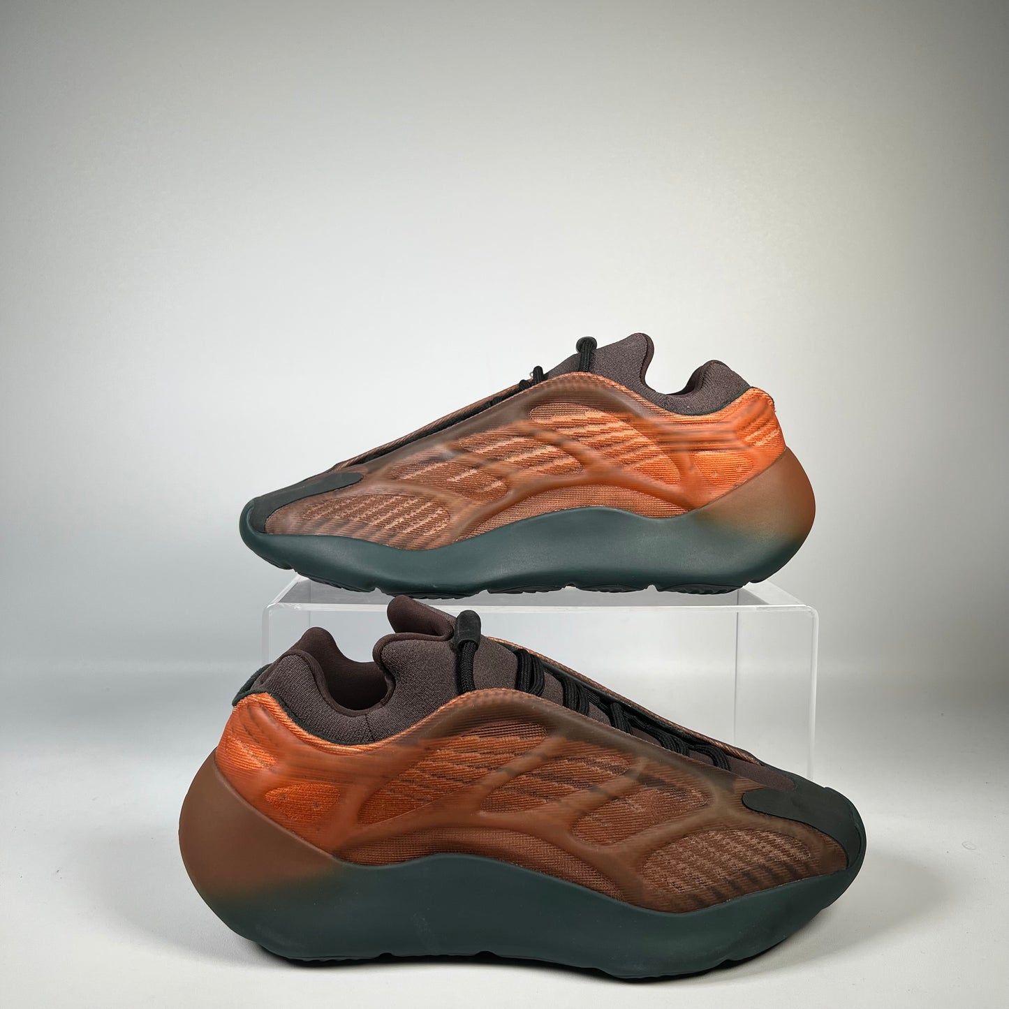 Yeezy 700 Copper Fade (2021) Size 8.5 NEW s20060