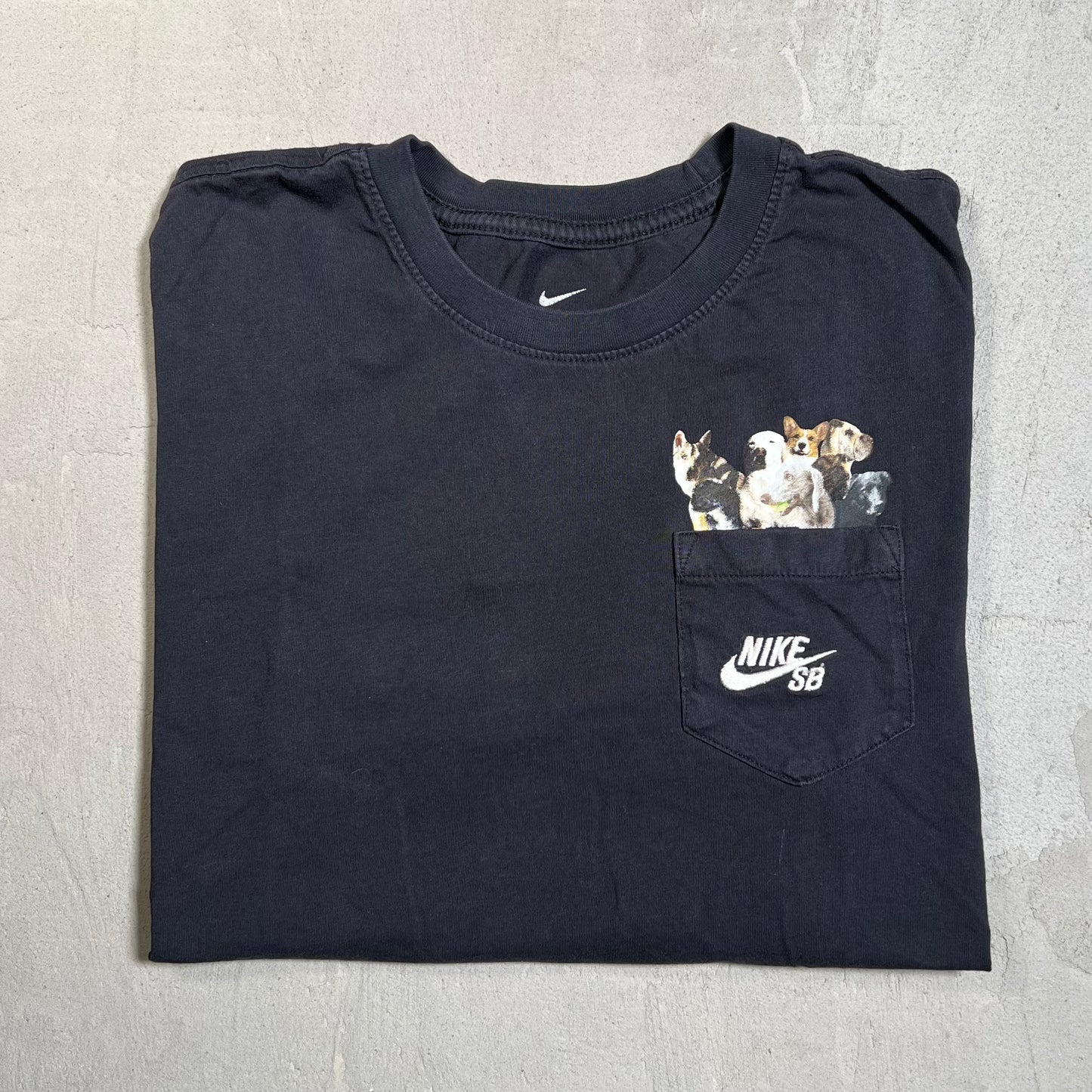 Nike SB Dog Walker Black Pocket Tee Size Large USED v19584