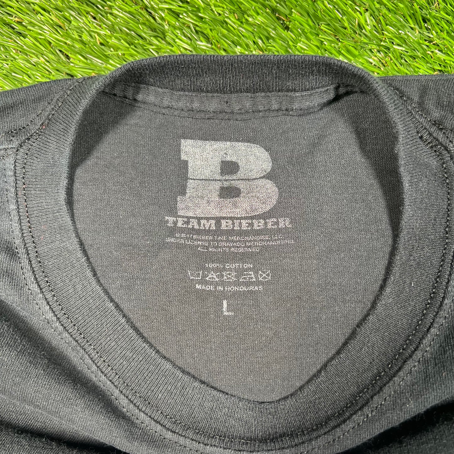 Justin Bieber "Team Bieber" Black Stadium Tour Tee Size Large USED v17500