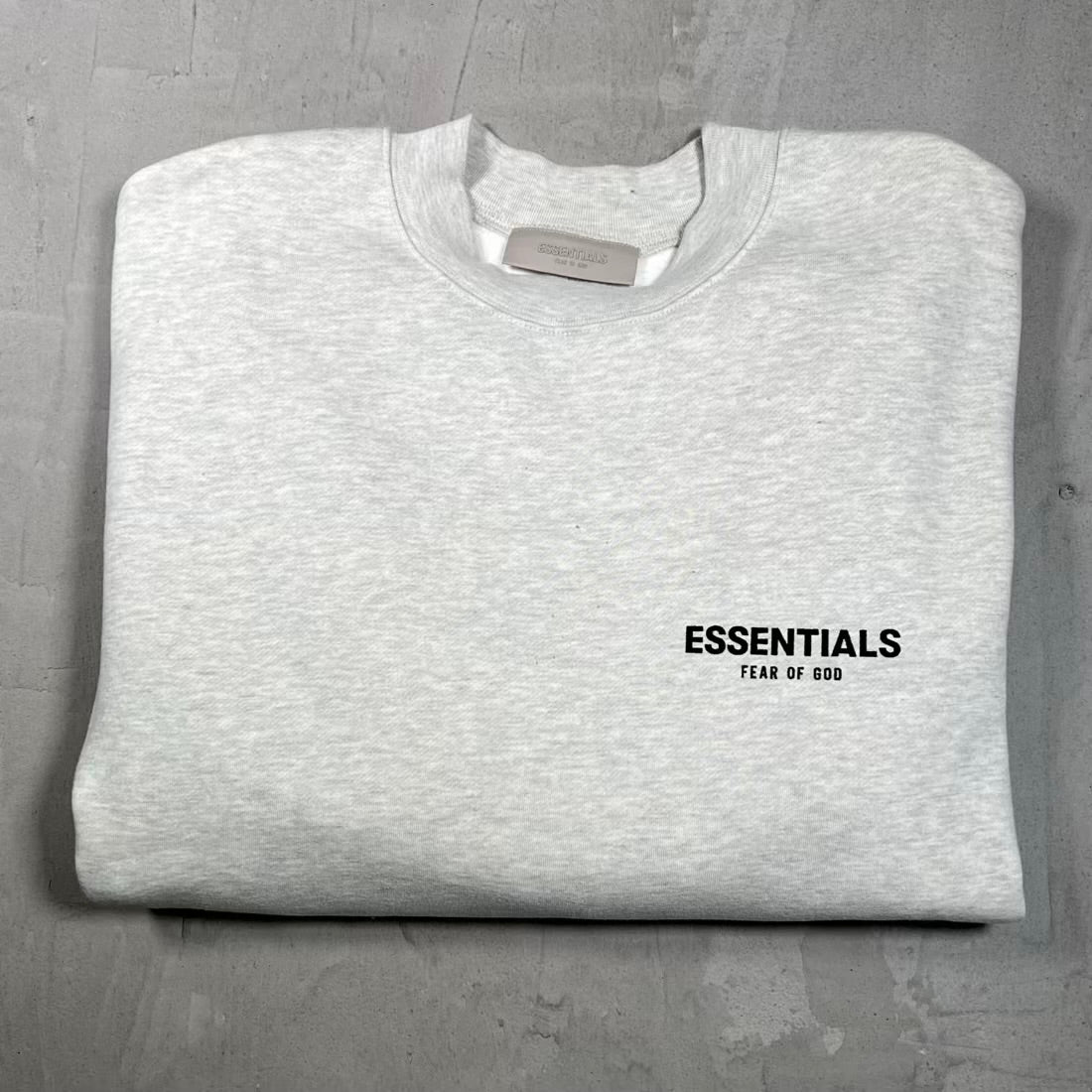 Fear of God FOG Essentials Grey Crewneck Size Large USED x18614