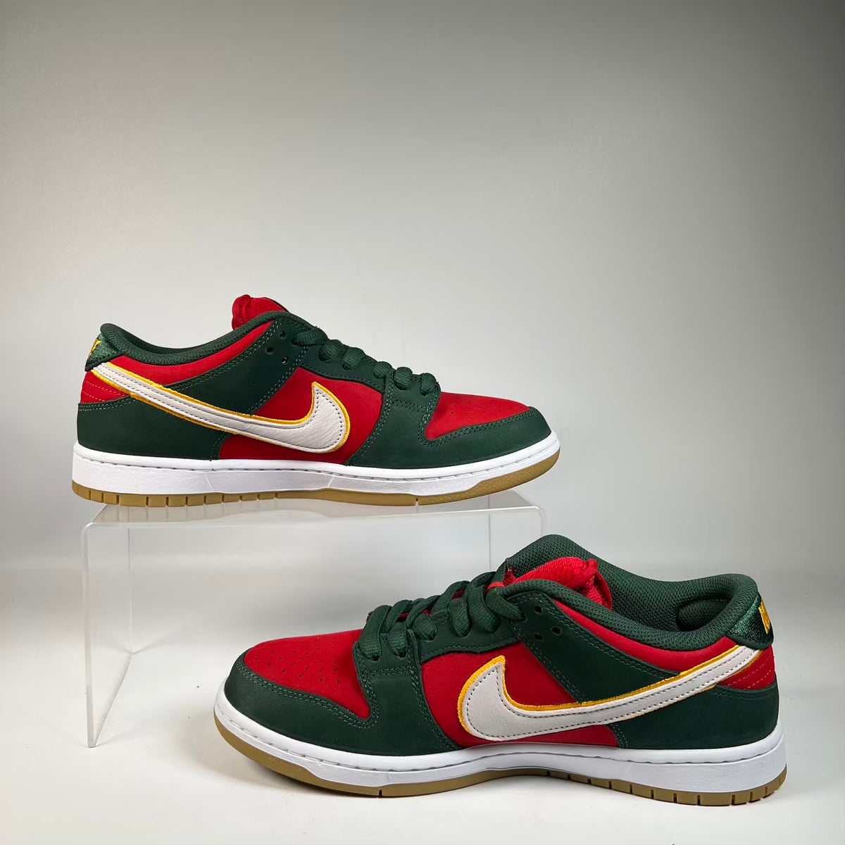 Nike SB Dunk Low Seattle Supersonics (2024) Size 9.5 USED s23580