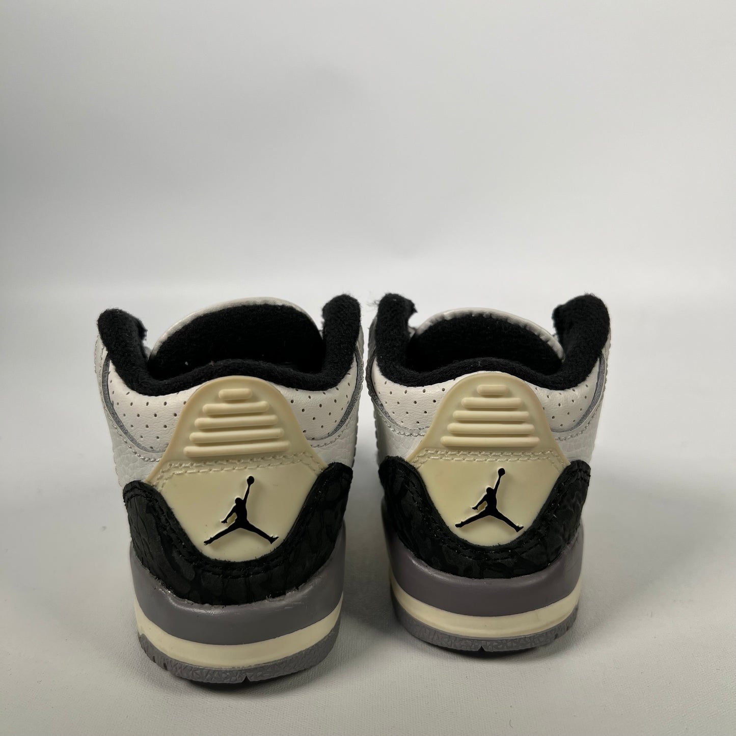 Jordan 3 Cement Grey (2024) Size 4c USED s18787