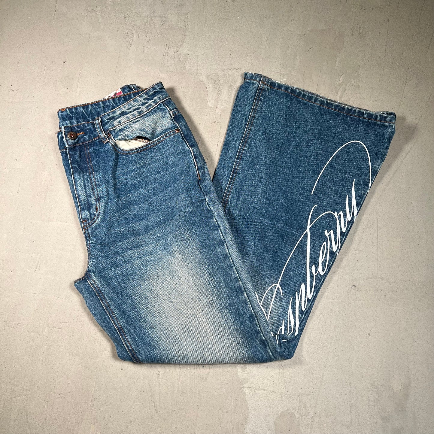 GV Gallery Raspberry Miley Cyrus Flared Blue Jeans Size Medium USED x17527