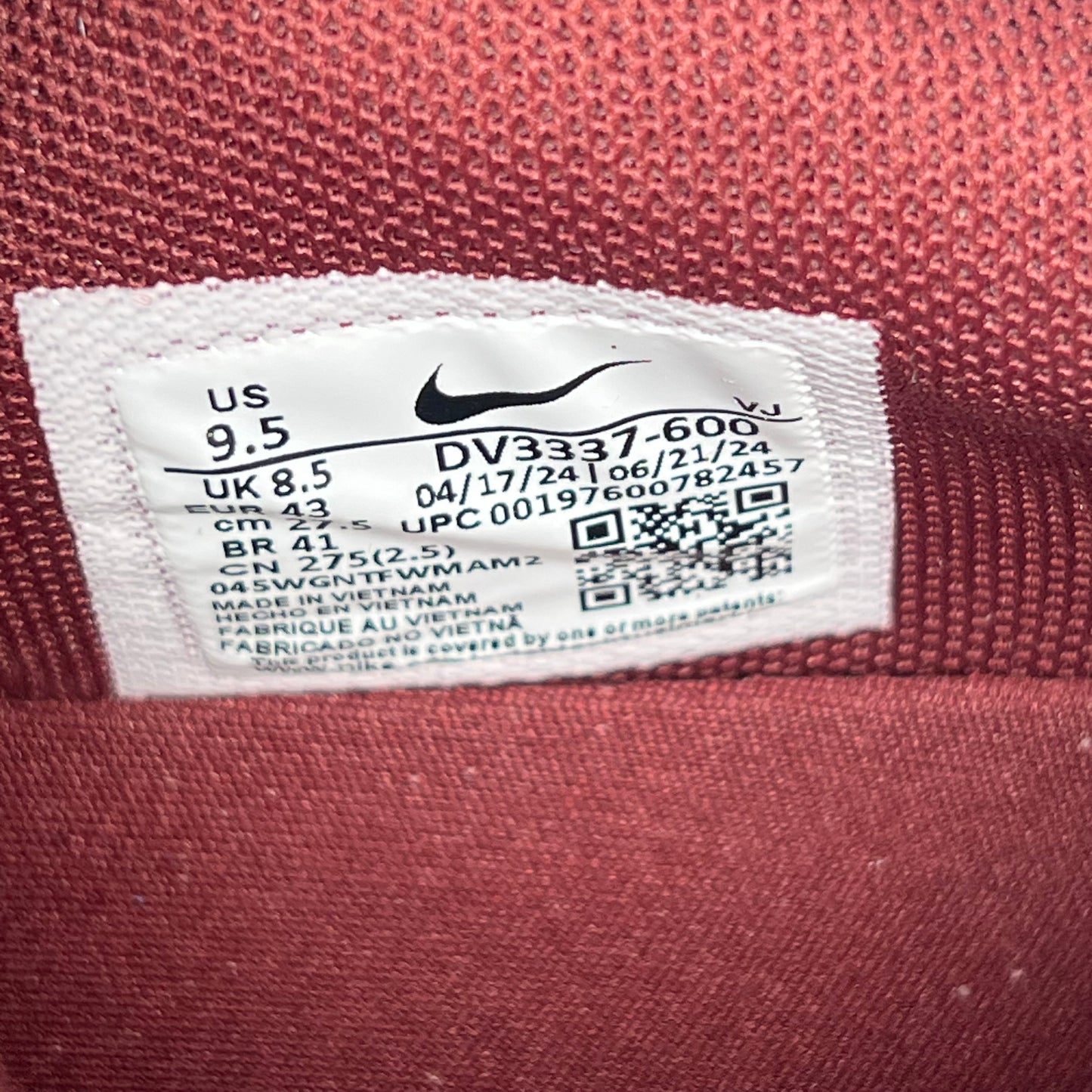 Nike Air Max DN Team Red Black Gold (2024) Size 9.5 NEW s18101