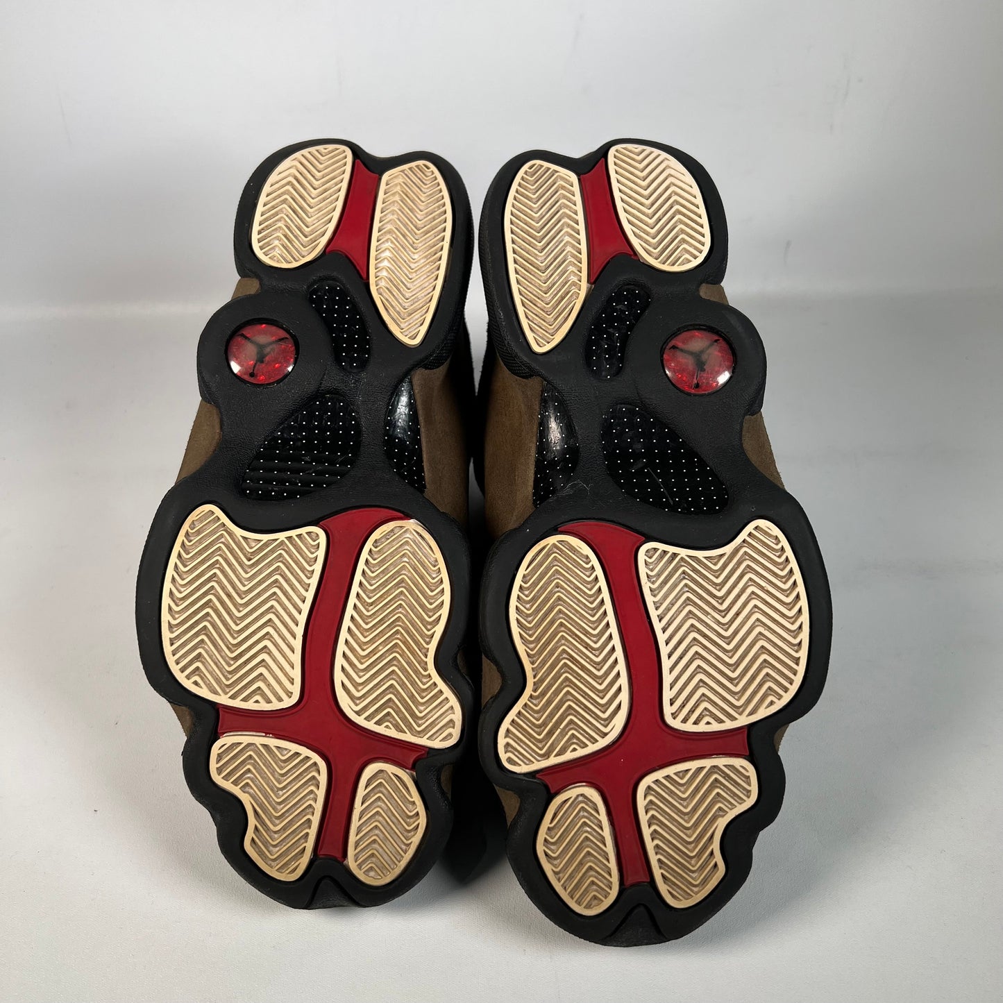 Jordan 13 Olive (2018) Size 8.5 USED s22517