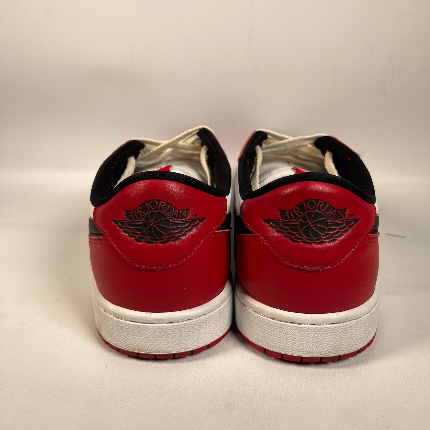 Jordan 1 Low Chicago (2025) Size 11 USED s22204