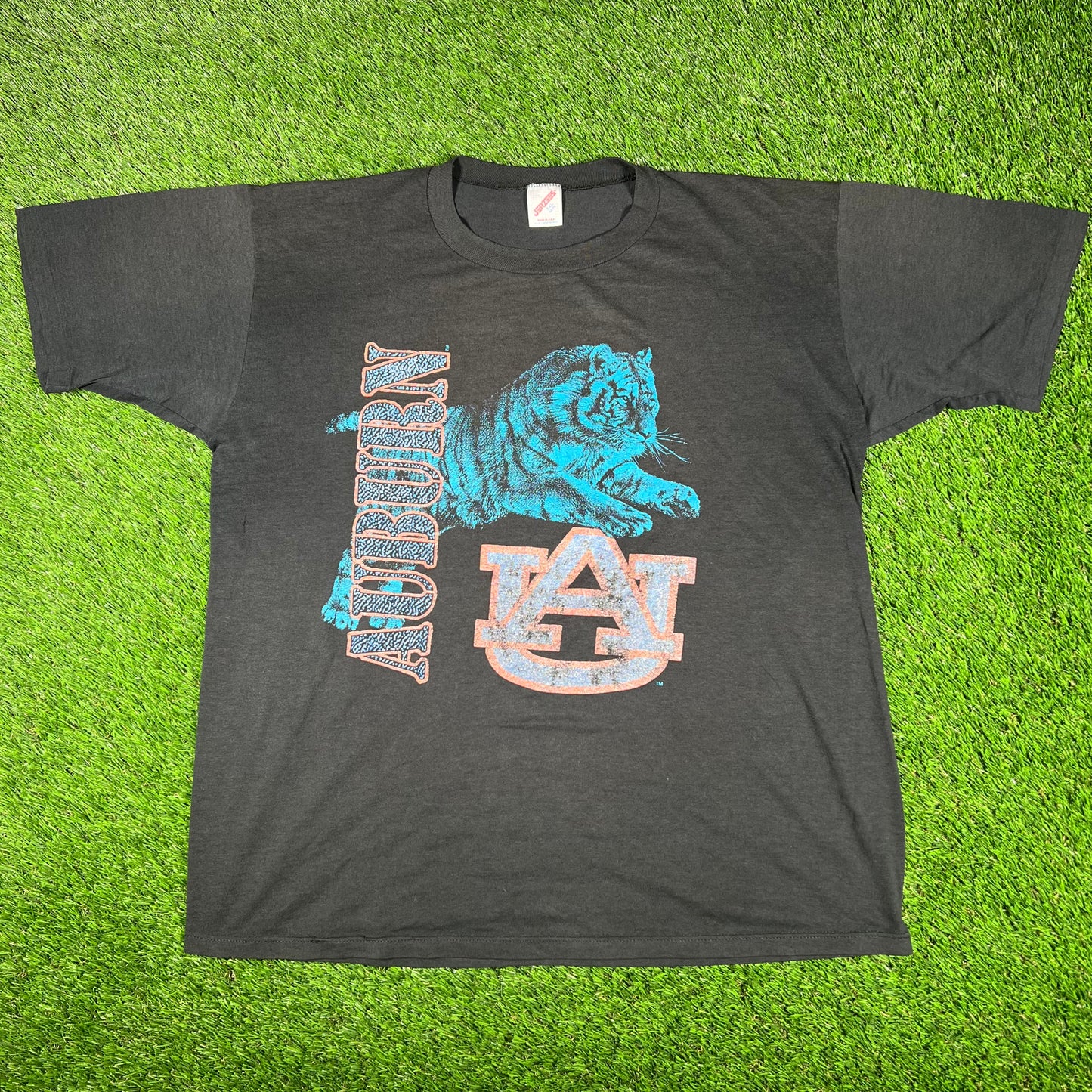 1990s Auburn Tigers Black Tiger Tee Size XXL USED v16968