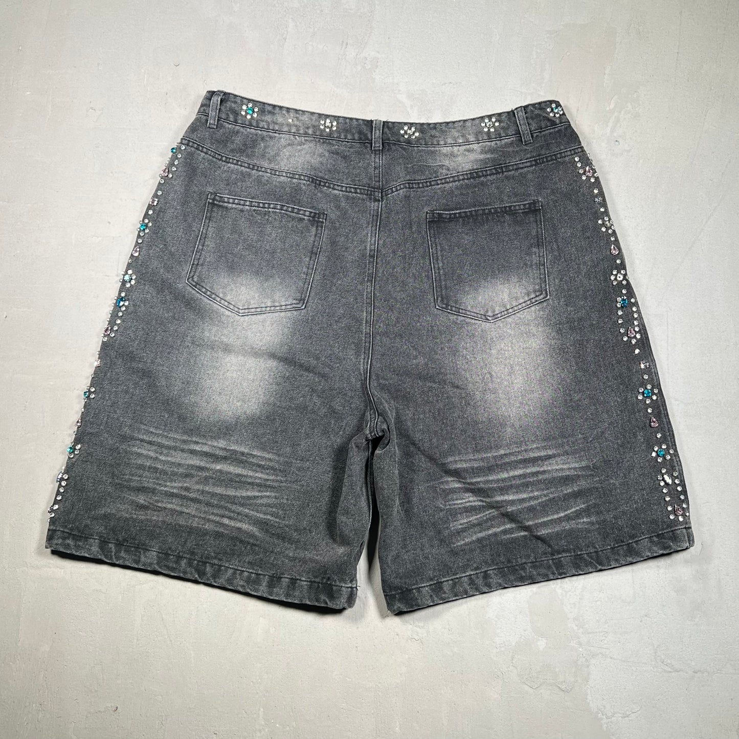 Vale Rhinestone Washed Black Denim Shorts Jhorts Size 36 USED x17341