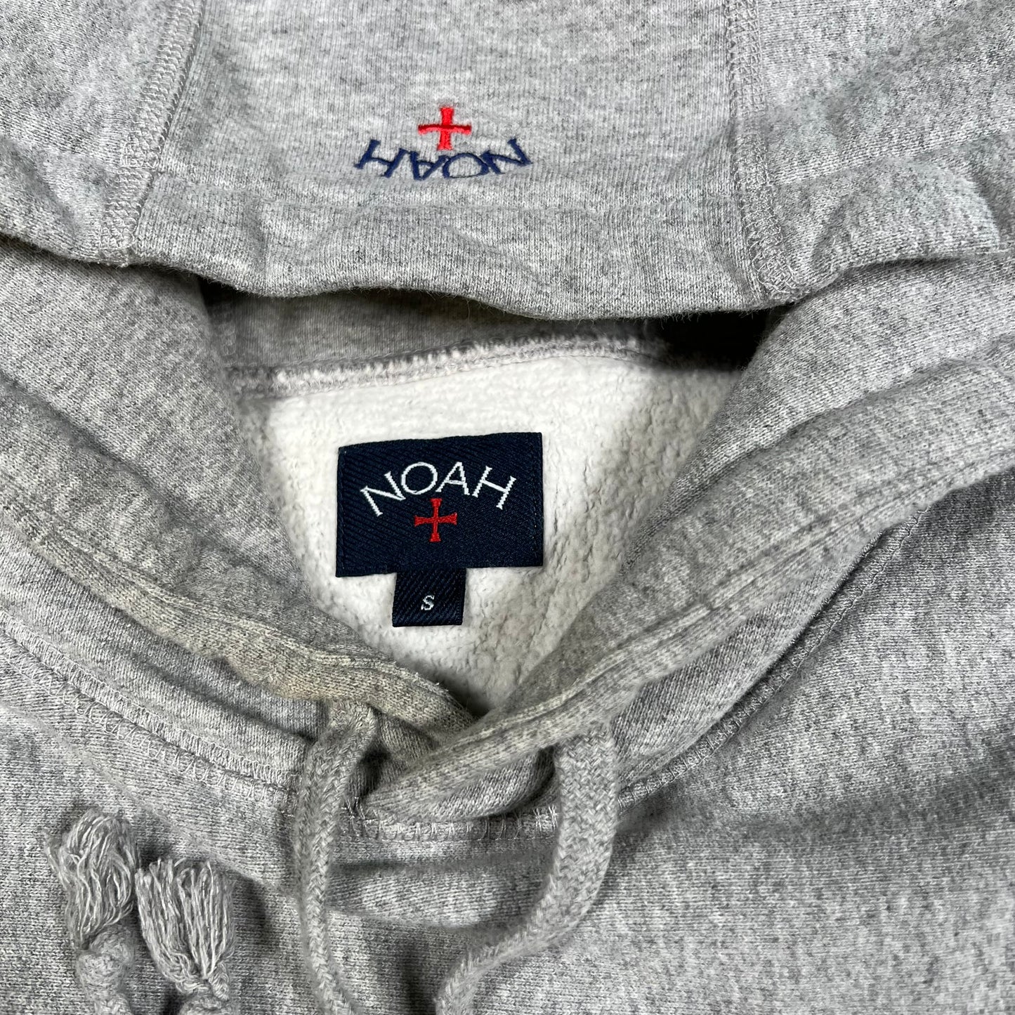 Noah David and Goliath Grey Hoodie Size Small USED x14378