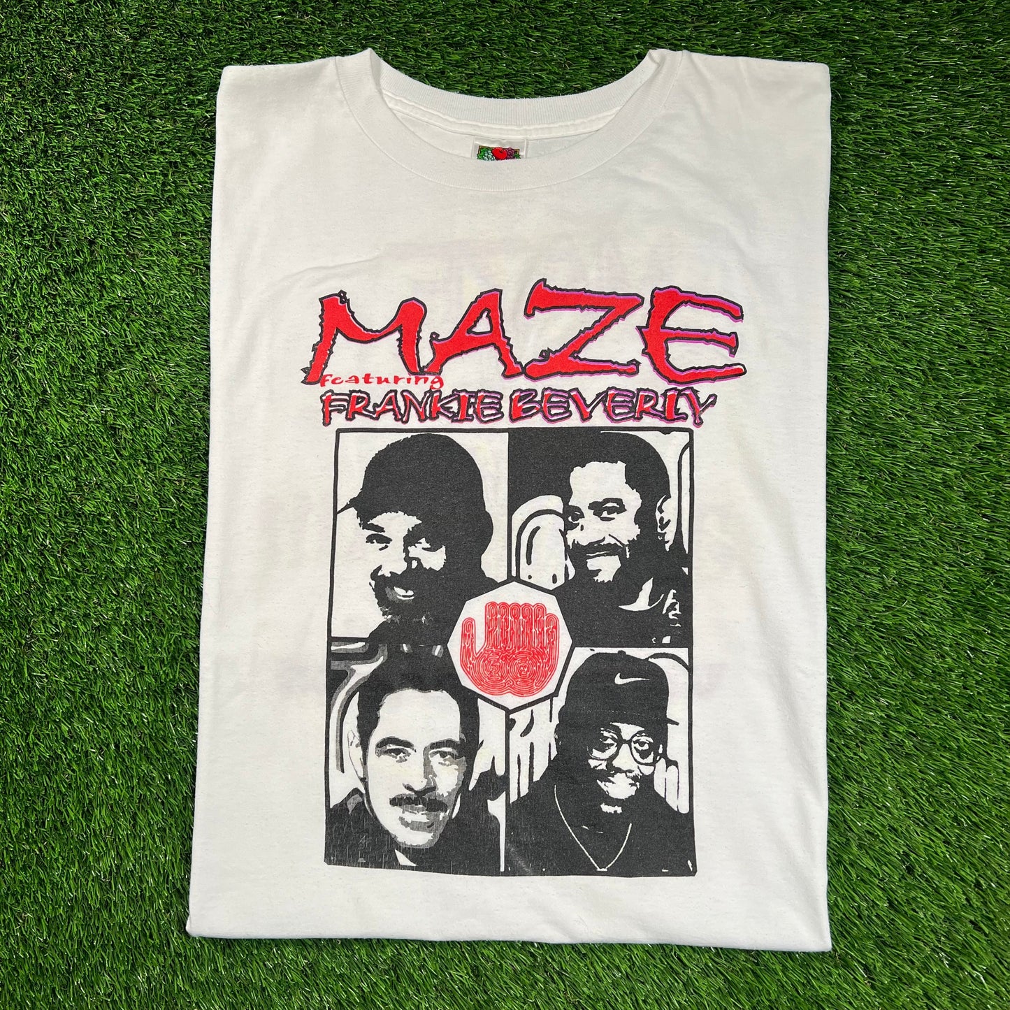 Y2K Maze ft. Frankie Beverly White Tee Size XXL USED v16083