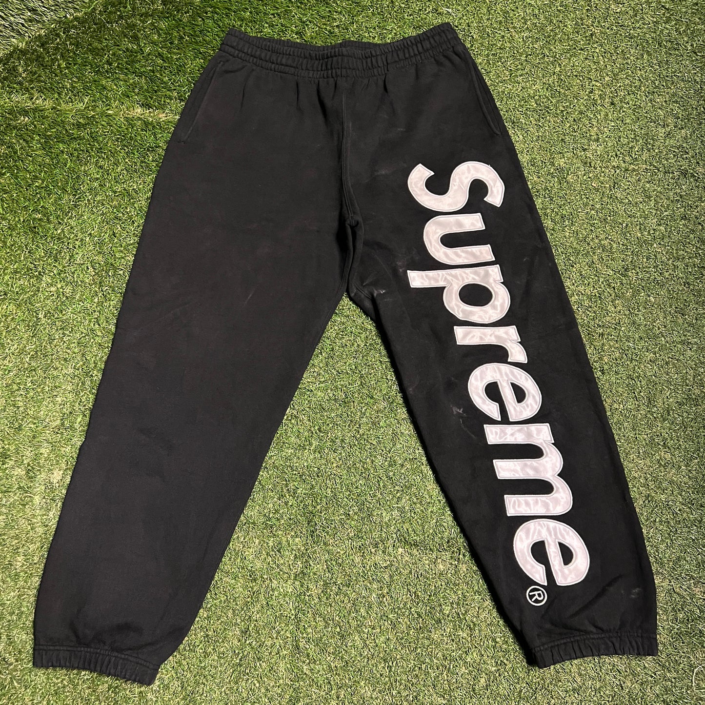 Supreme Big Spell Out Logo Black Sweatpants Size Medium USED x13944
