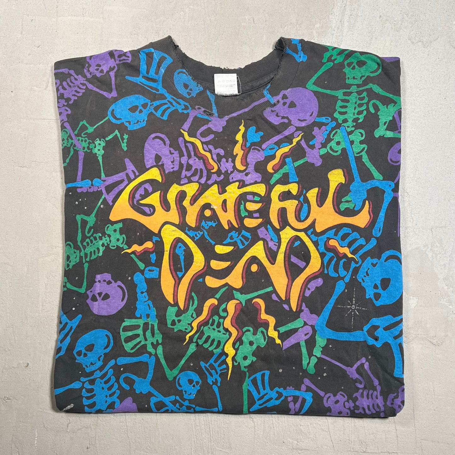 1992 Grateful Dead Skeletons with Top Hats Full Print Black Tee Size Large USED v2295