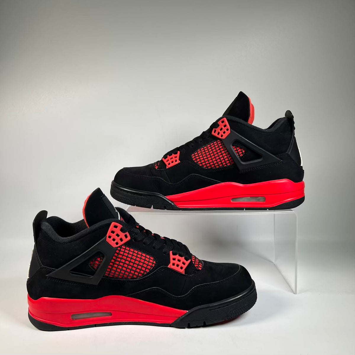 Jordan 4 Red Thunder (2022) Size 10 USED s23558