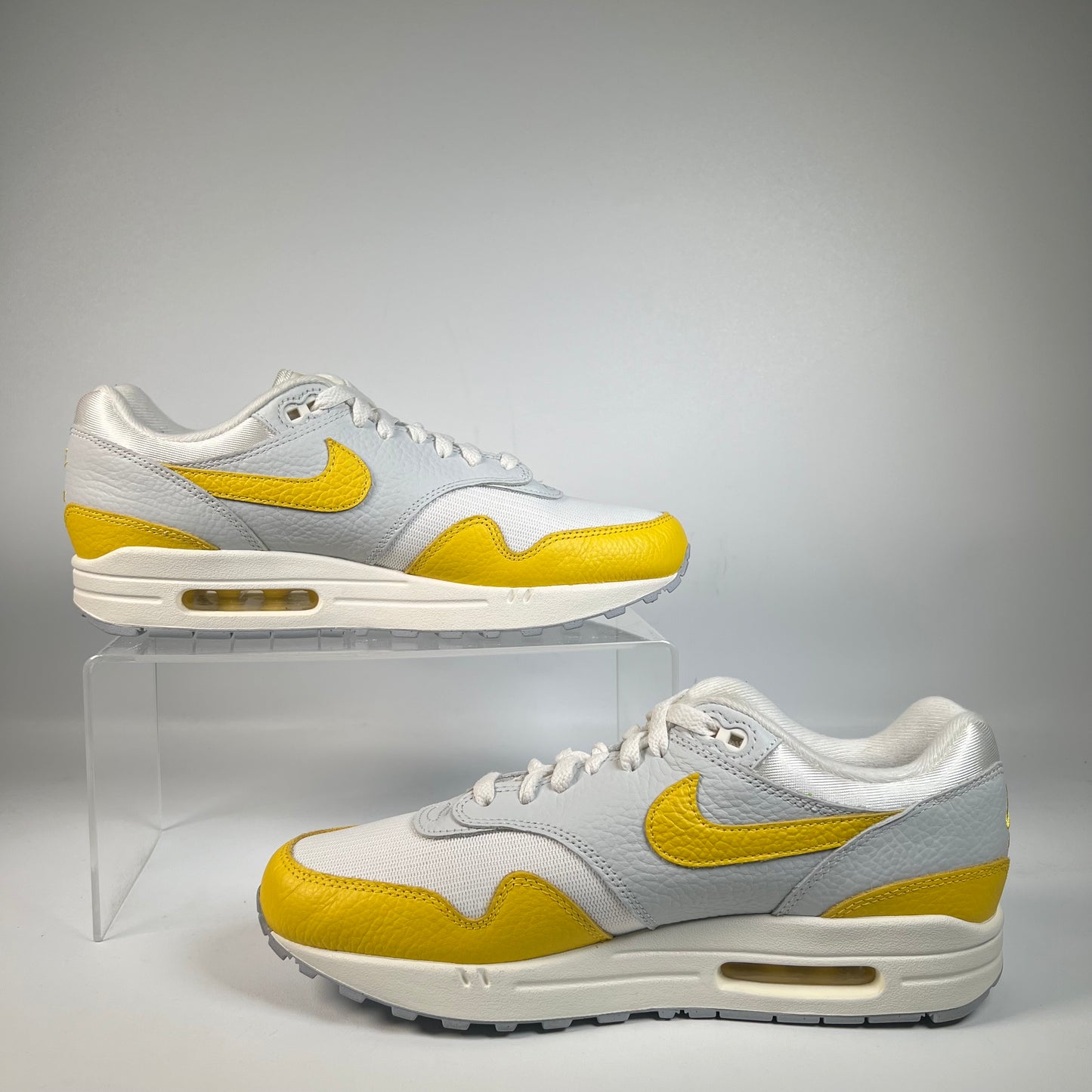 Nike Air Max 1 Tour Yellow (2022) Size 9.5m / 11w USED s21924