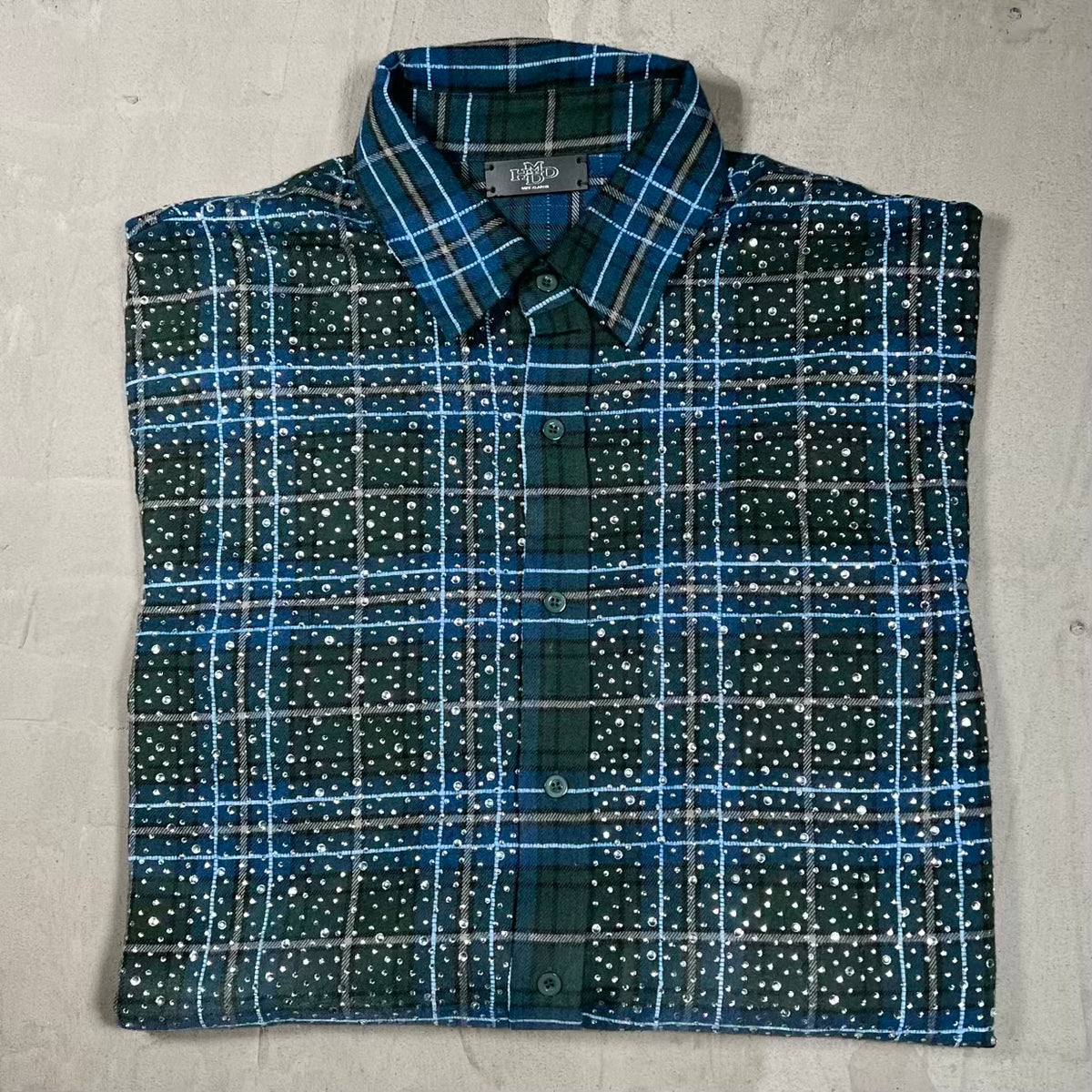 HMDD Rhinestone Blue/Green Button Up Flannel Size XL USED x18282
