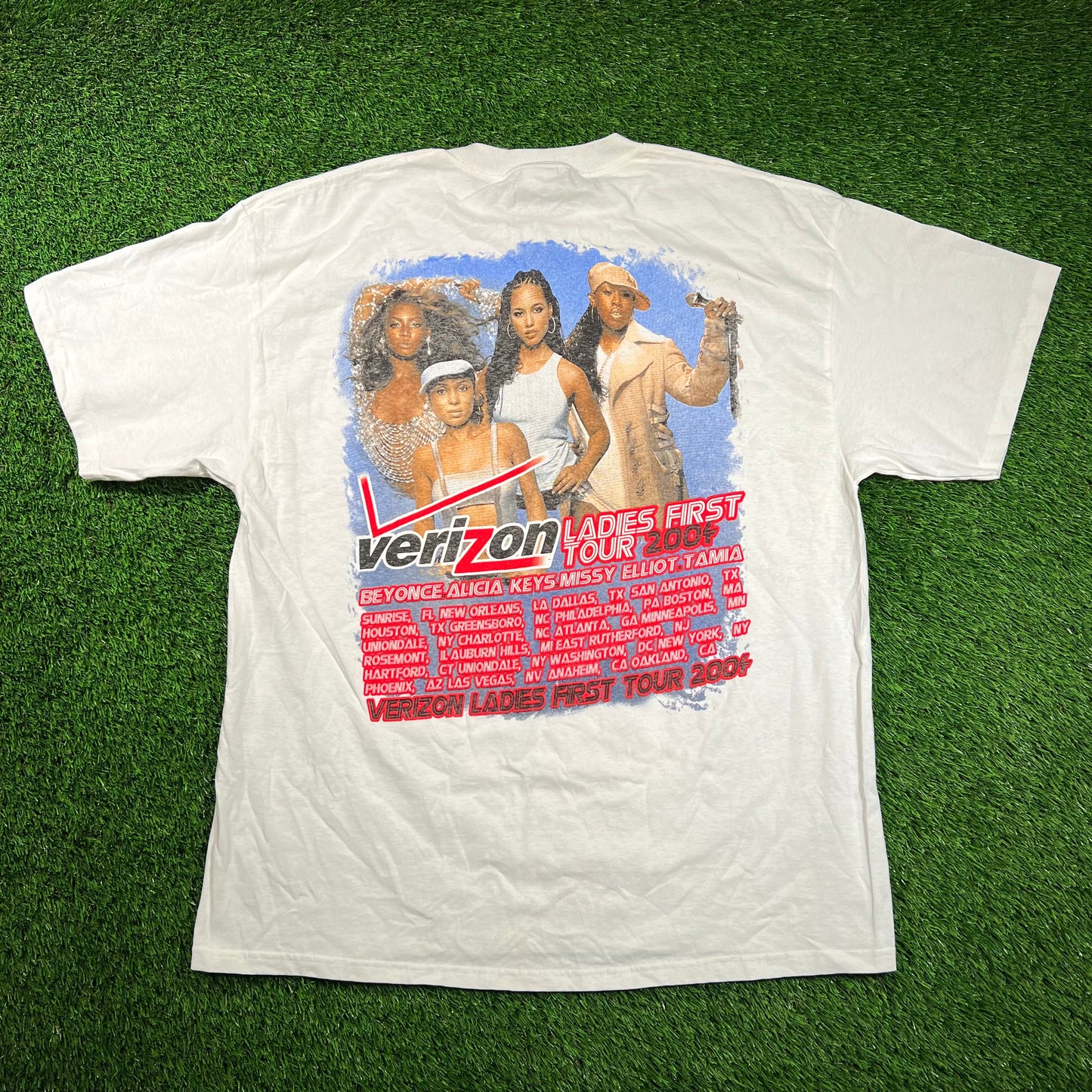 2004 Verizon Ladies First White Tour Tee w/ Beyonce Size XL USED v18506