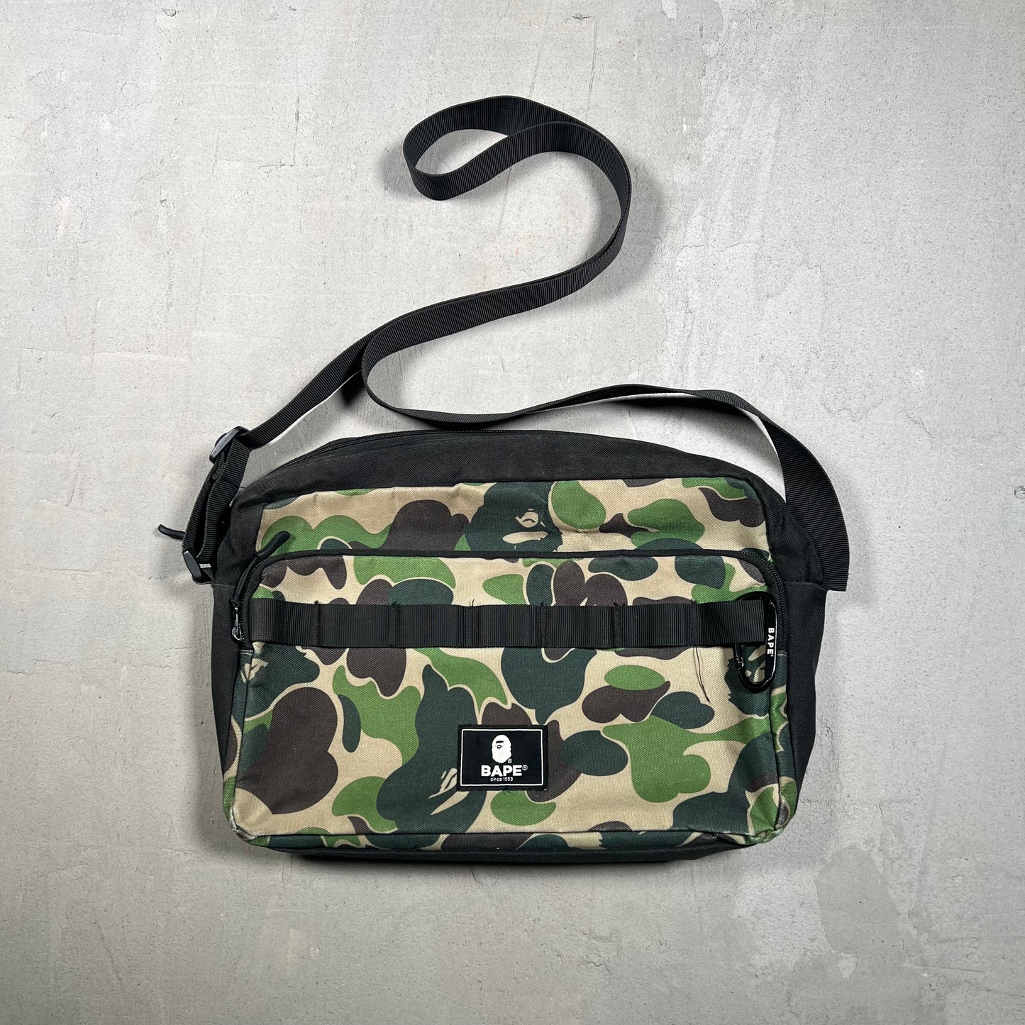 Bape Camo Shoulder Bag (2021) USED x17325