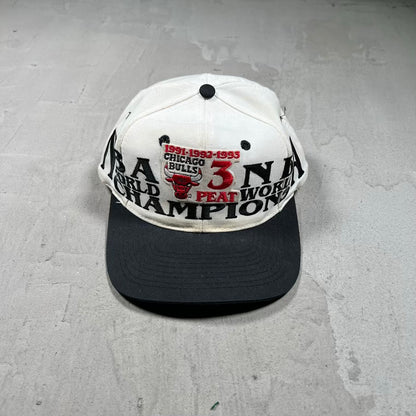 1993 Chicago Bulls "3 Peat" Snapback USED v19933