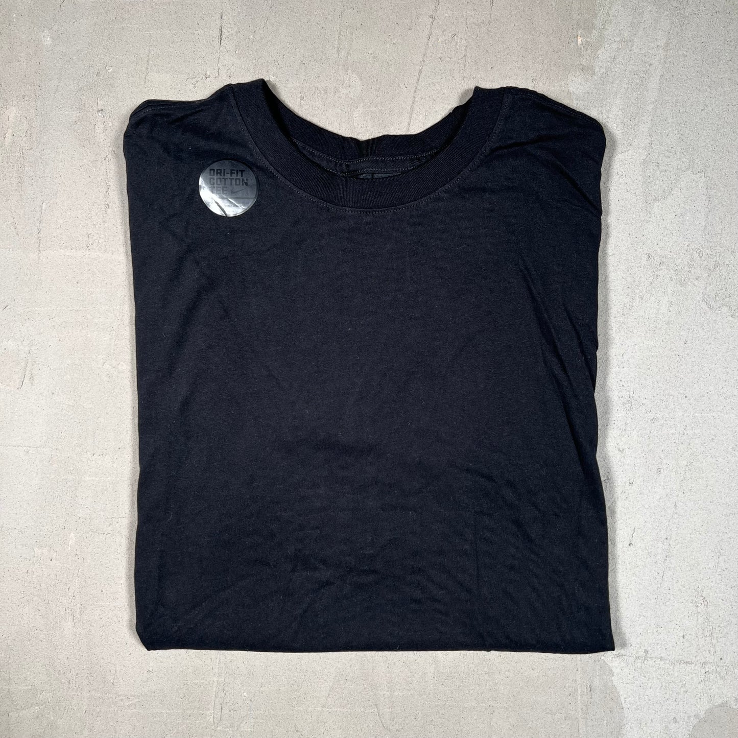 Nike Dri Fit Black Tee Size Medium NEW v19066