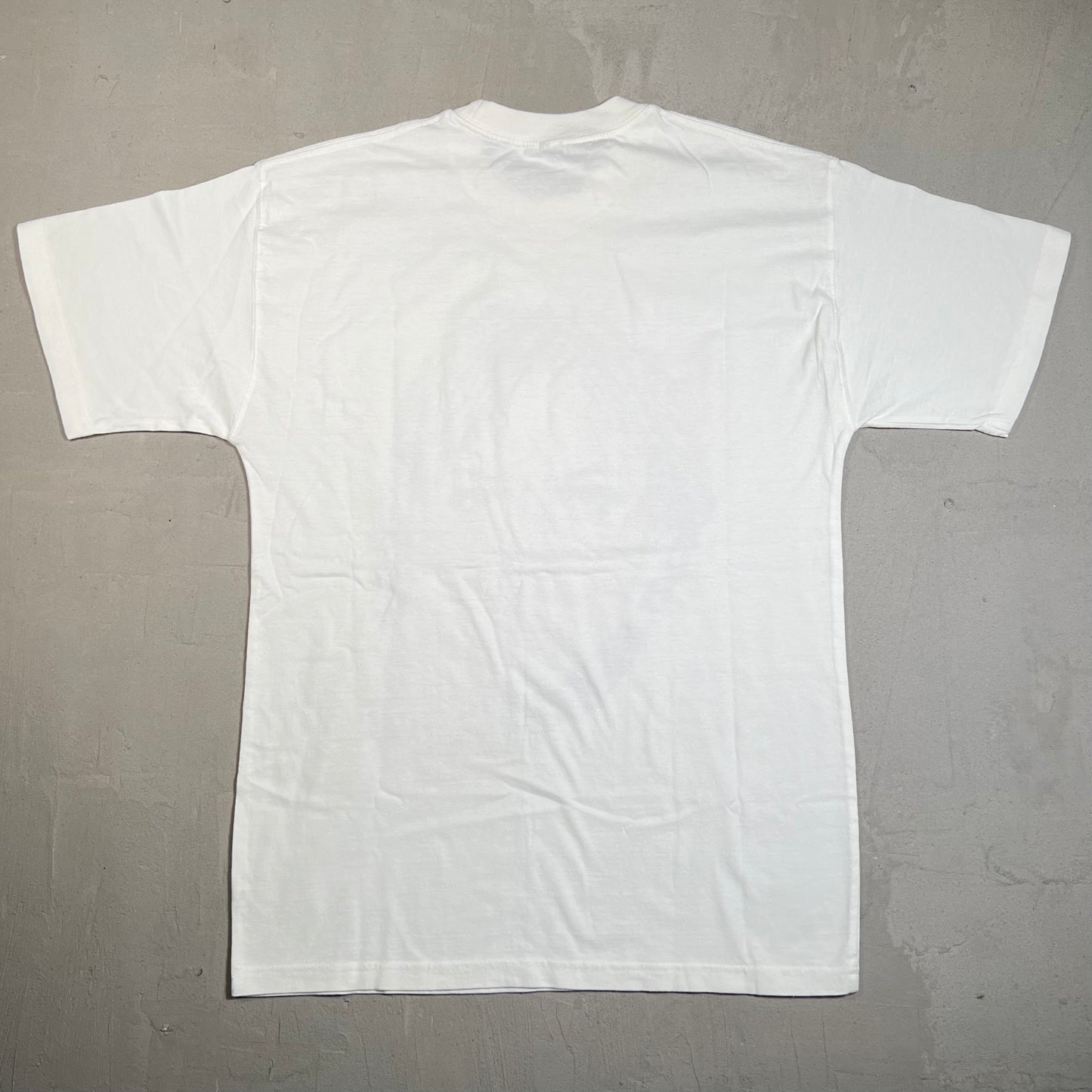 Britney Spears Blowing Bubblegum White Tee Size Medium USED x17644