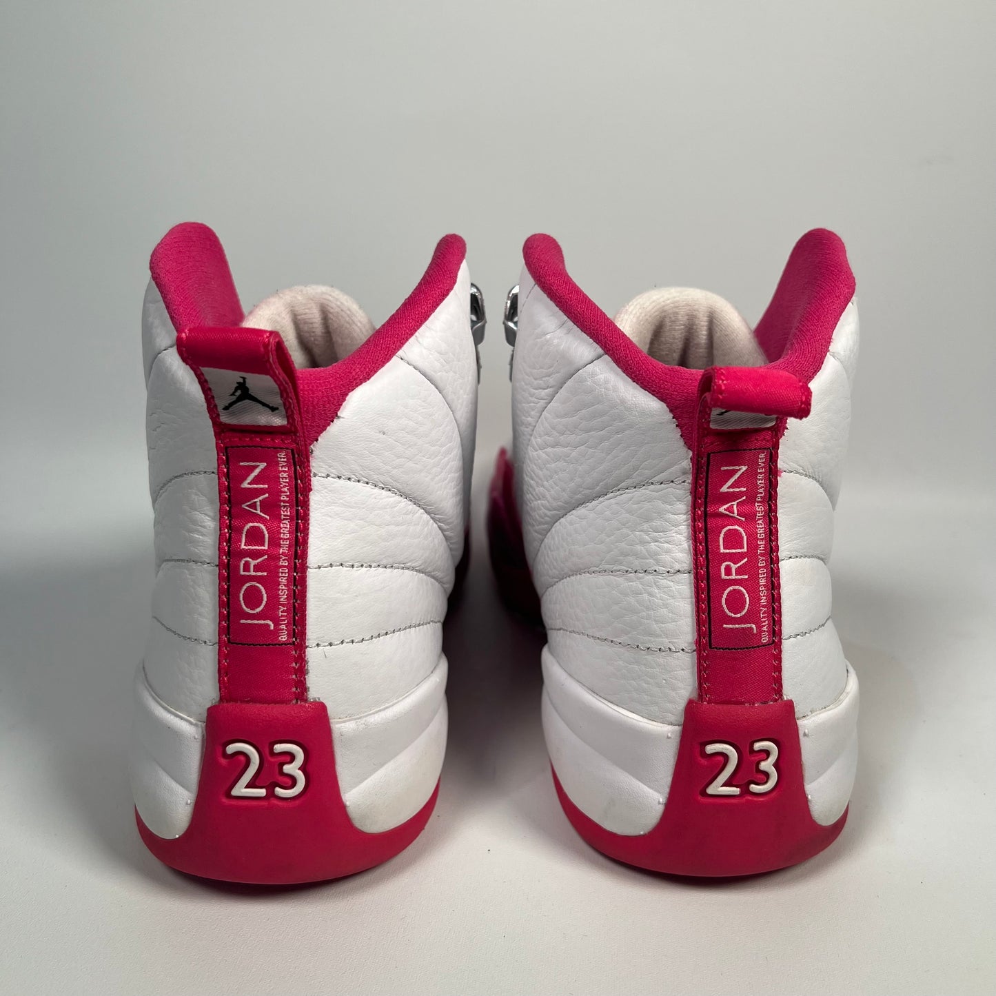 Jordan 12 Dynamic Pink GS (2015) Size 9.5y USED s17548
