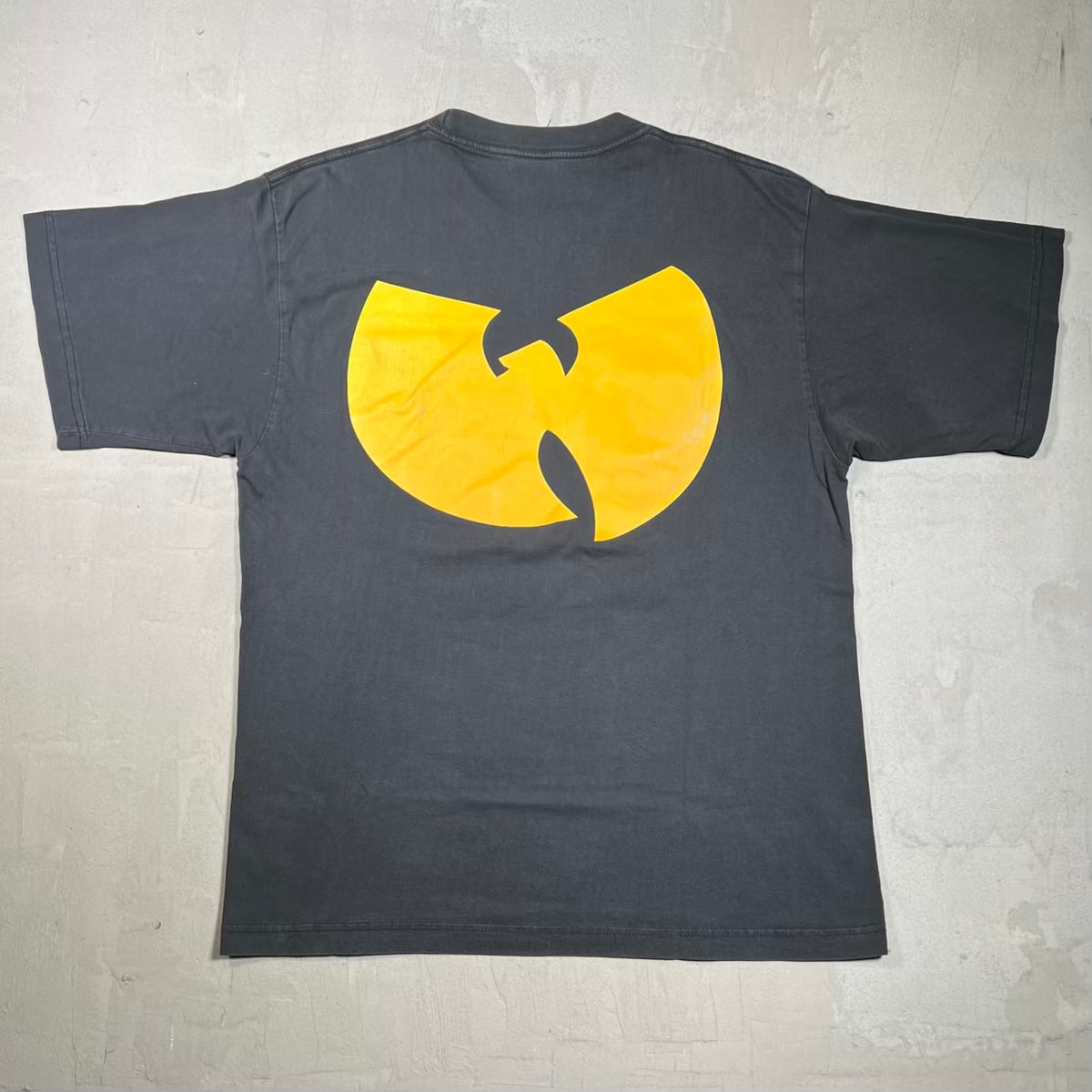 1990s Wu Tang Hip Hop Black Tee Size Large USED v4739